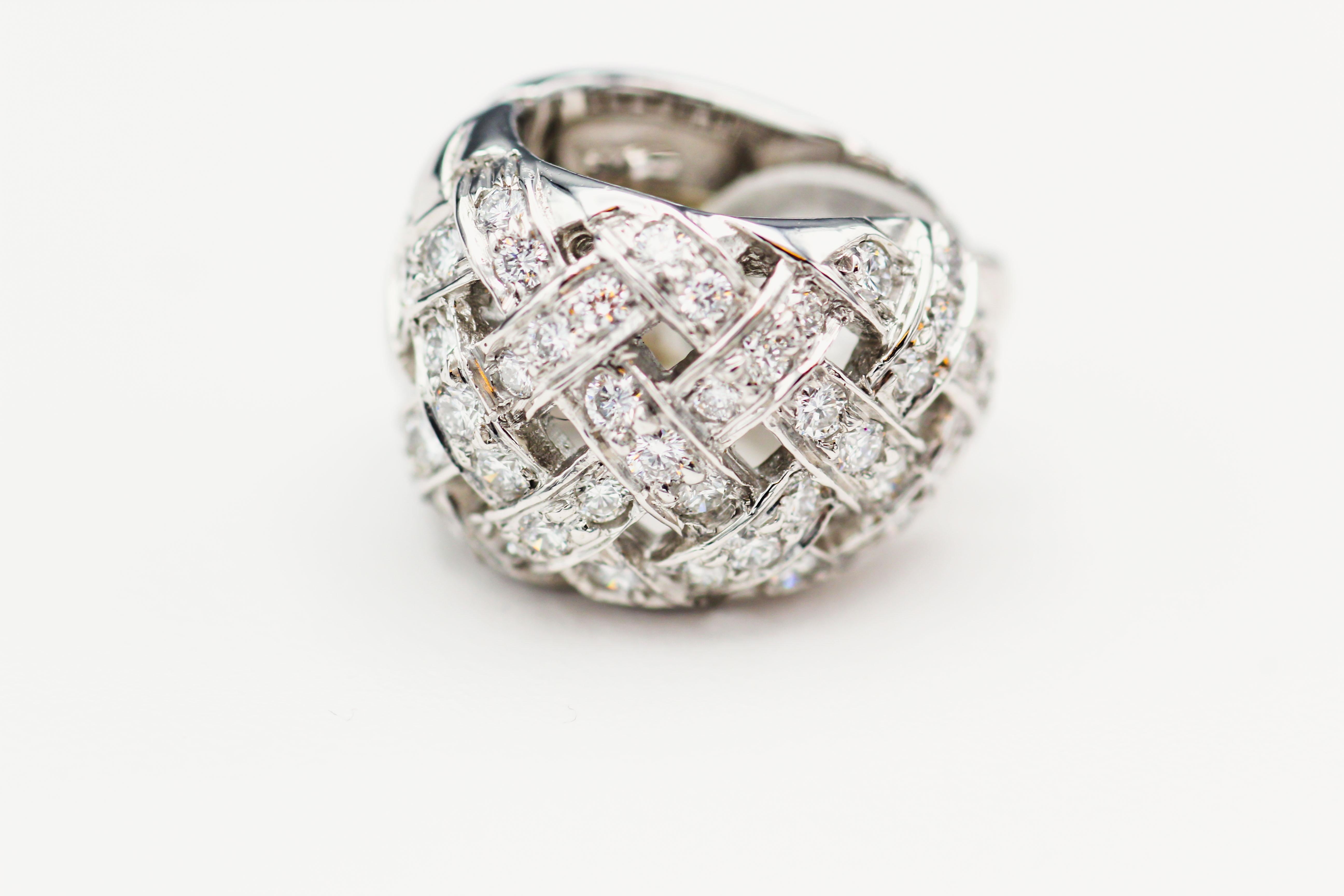 Tiffany & Co. Diamant Vannerie  Boucles d'oreilles Huggies en platine Pour femmes en vente