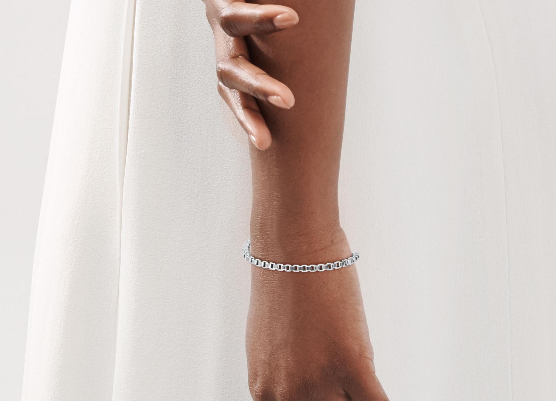 Women's or Men's Tiffany & Co. Venetian Box Link Bracelet Sterling Silver 7.5 Inch MSRP $500 For Sale