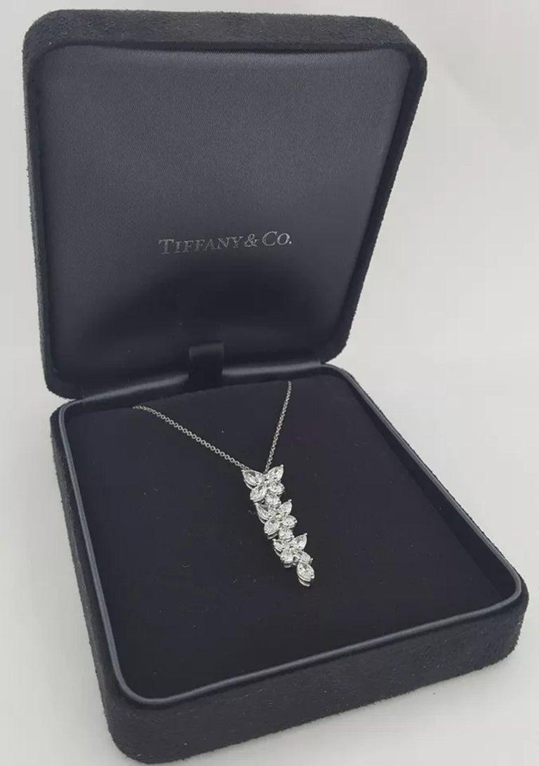 Taglio a goccia Tiffany & Co. Ciondolo a goccia Victoria con diamanti a grappolo misti da 2,12 carati in vendita