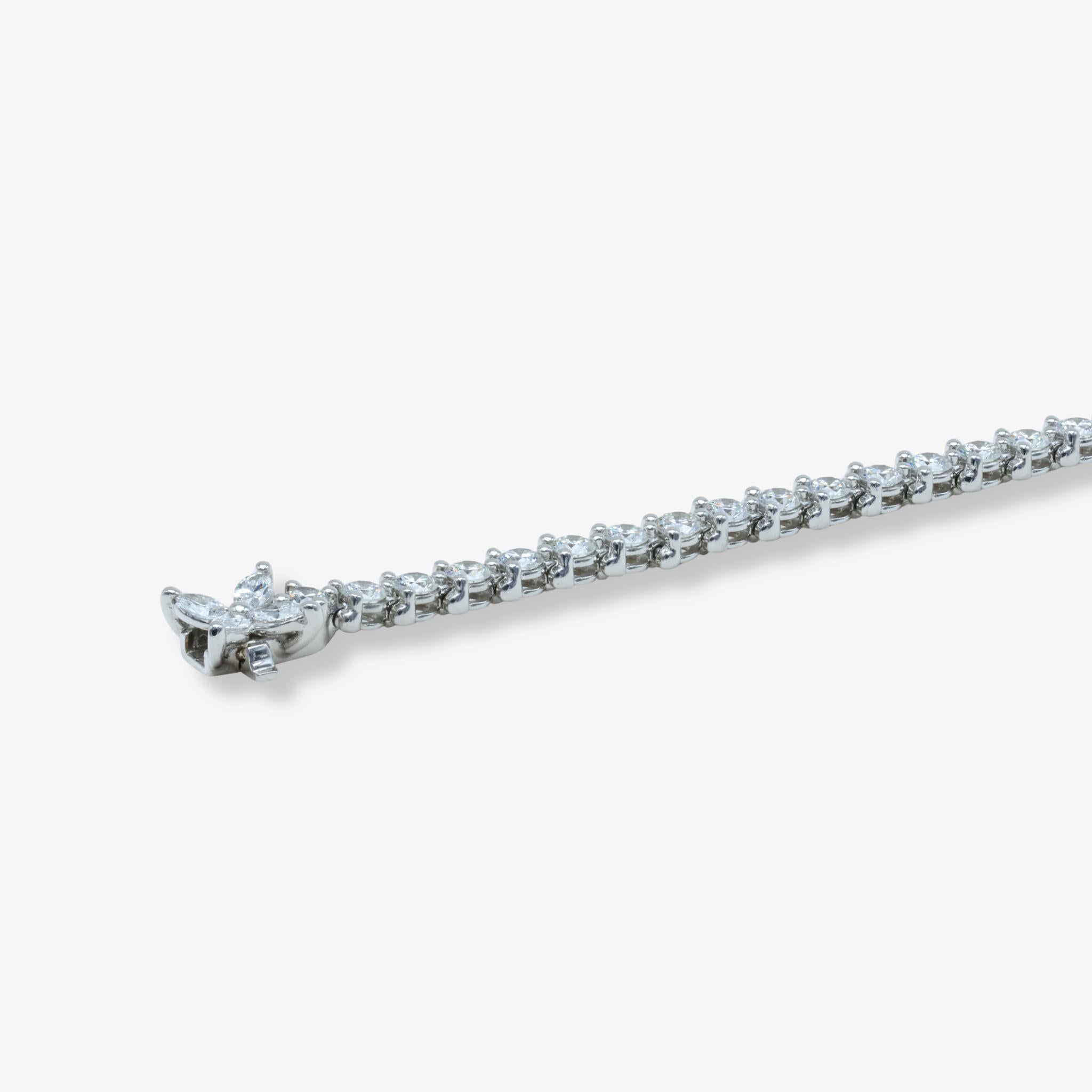 Taglio rotondo Tiffany & Co. Bracciale tennis Victoria con diamanti e linea di platino da 3,08 carati in vendita