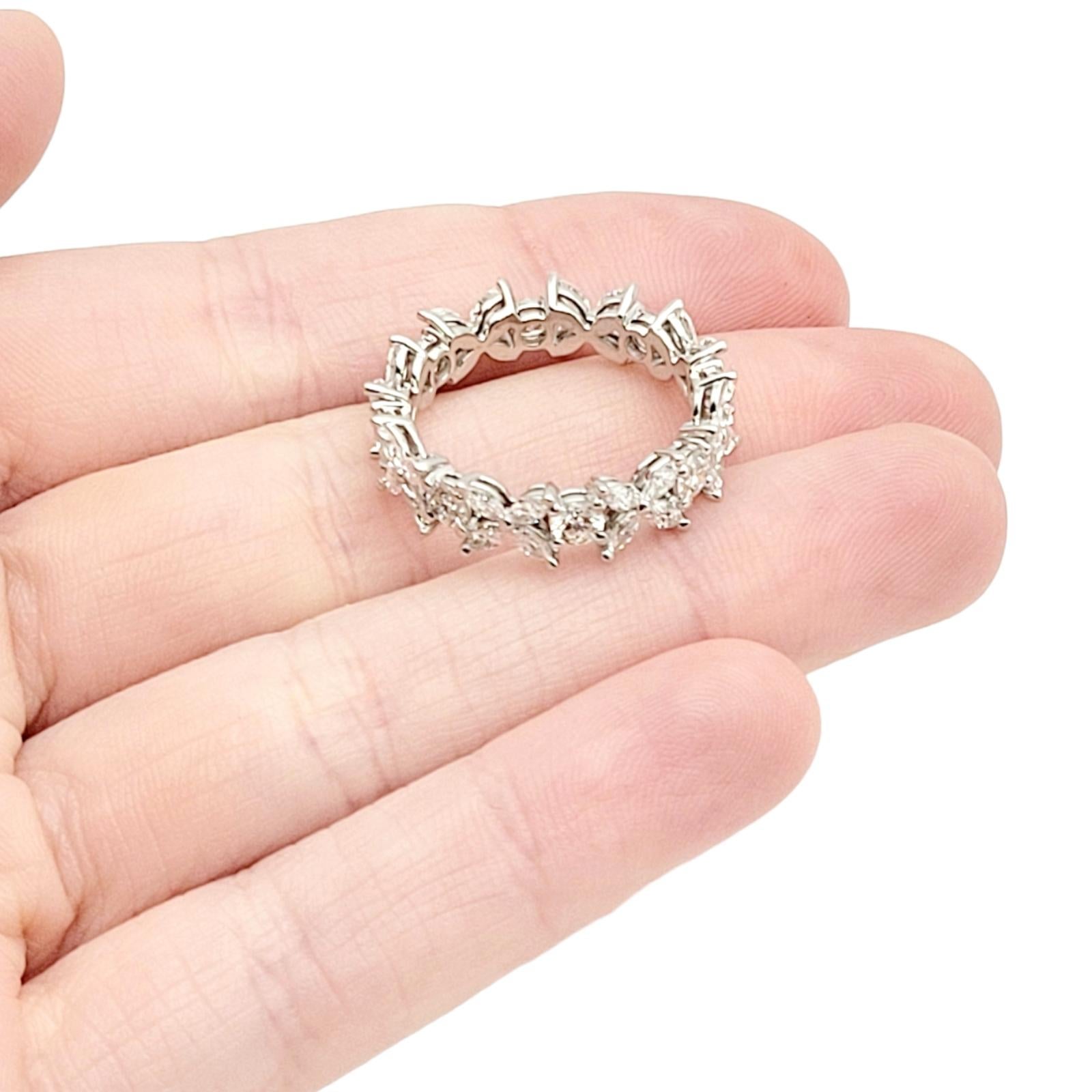 Tiffany & Co. Bague Victoria alternant 2,27 carats de diamants en platine en vente 8