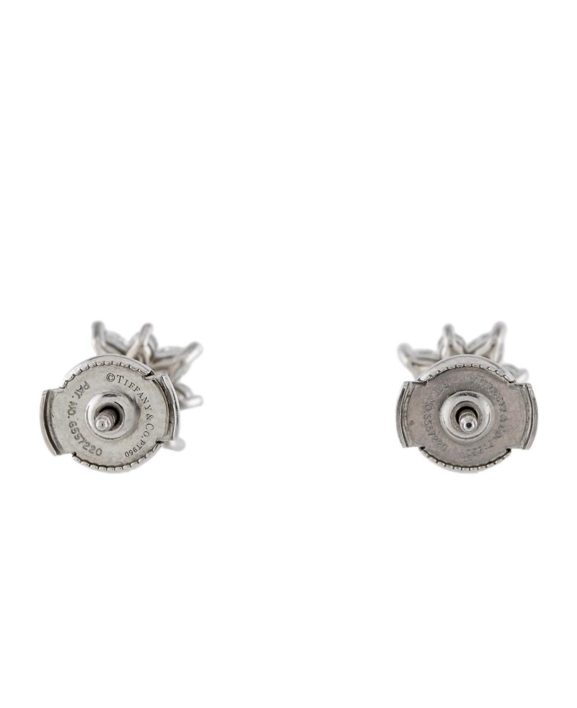 Tiffany Co Victoria Boucles d'oreilles grappes avec diamants en platine  Excellent état - En vente à New York, NY