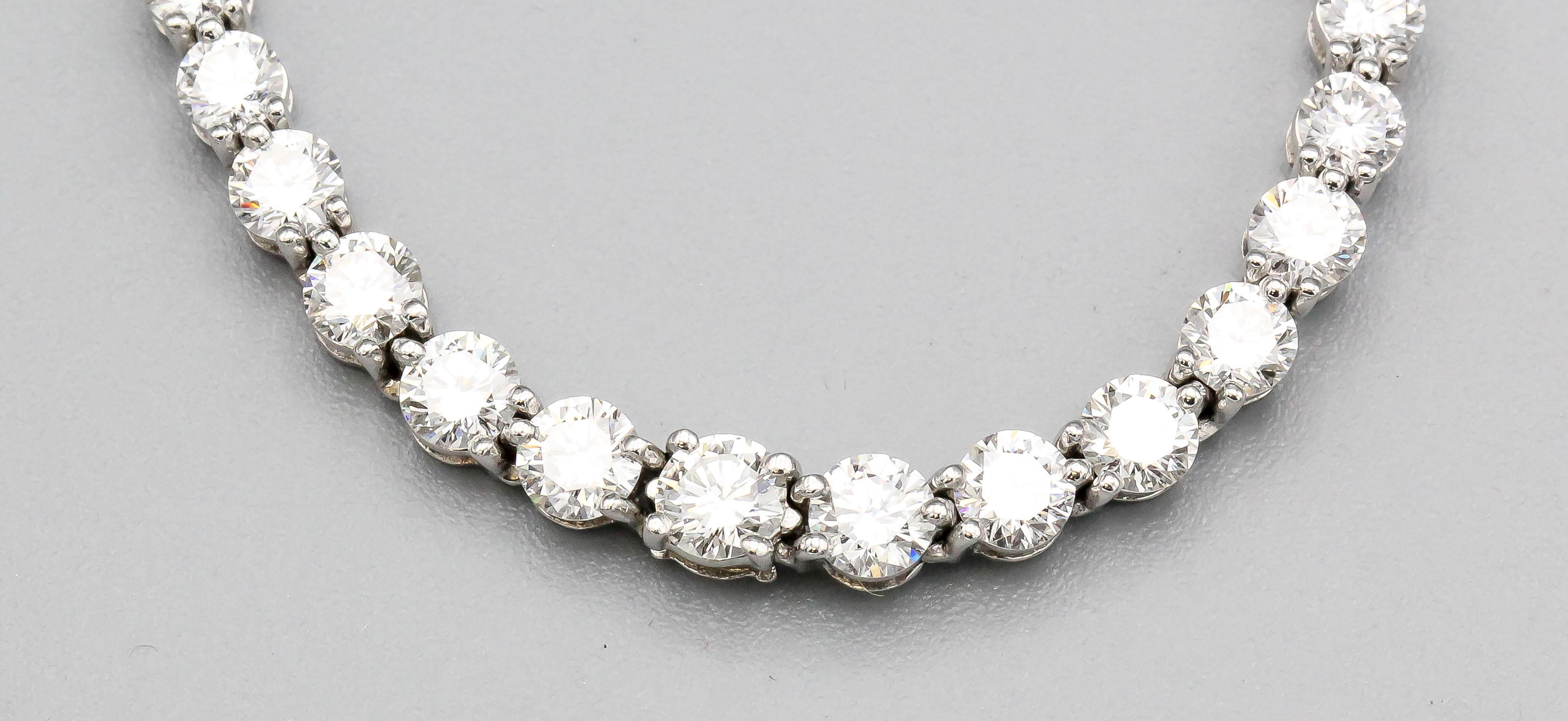 Tiffany & Co. Victoria Diamant und Platin abgestufte Linie Halskette Damen