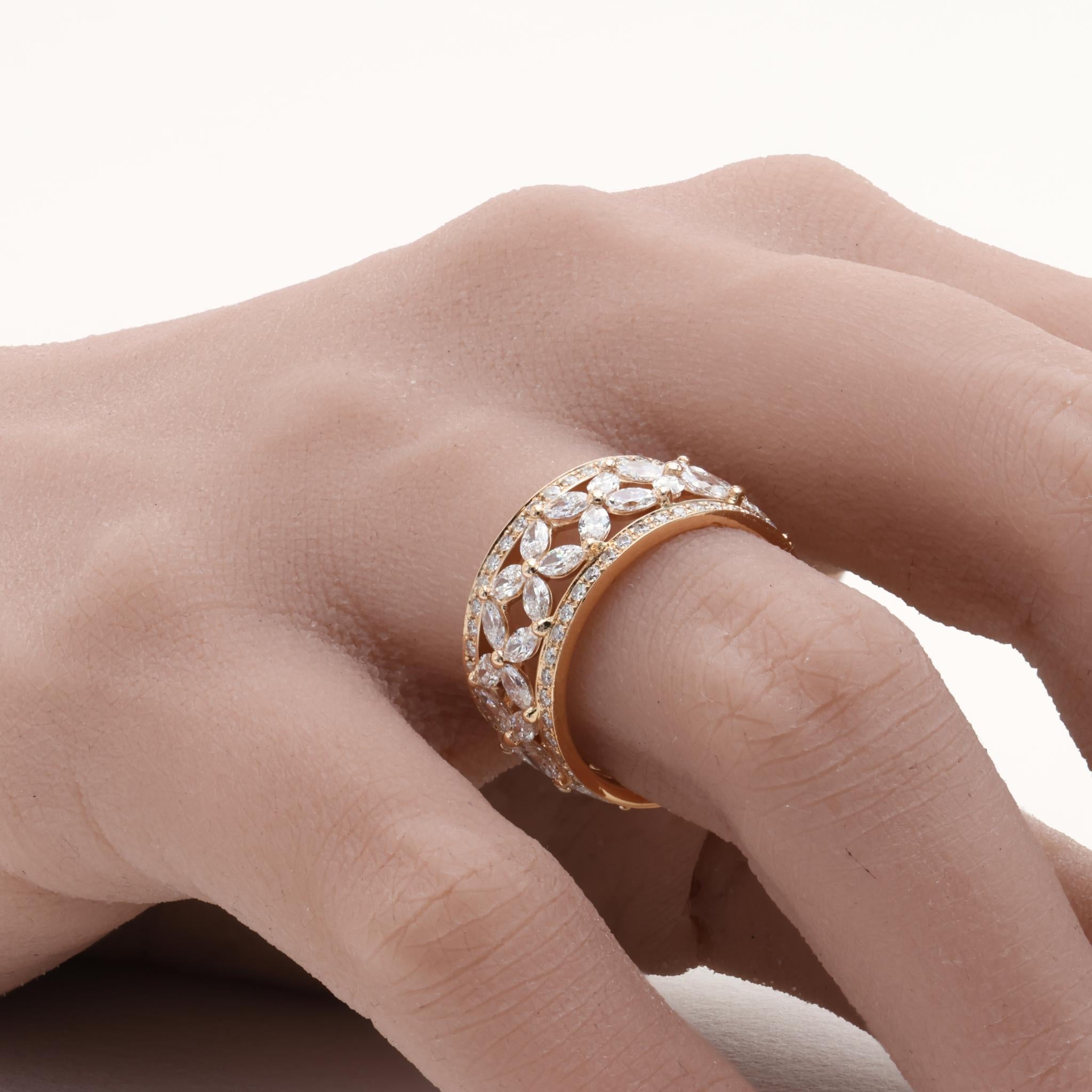 Moderno Tiffany & Co. Fascia di diamanti Victoria in oro rosa 18 carati, diamanti rotondi e marquise in vendita