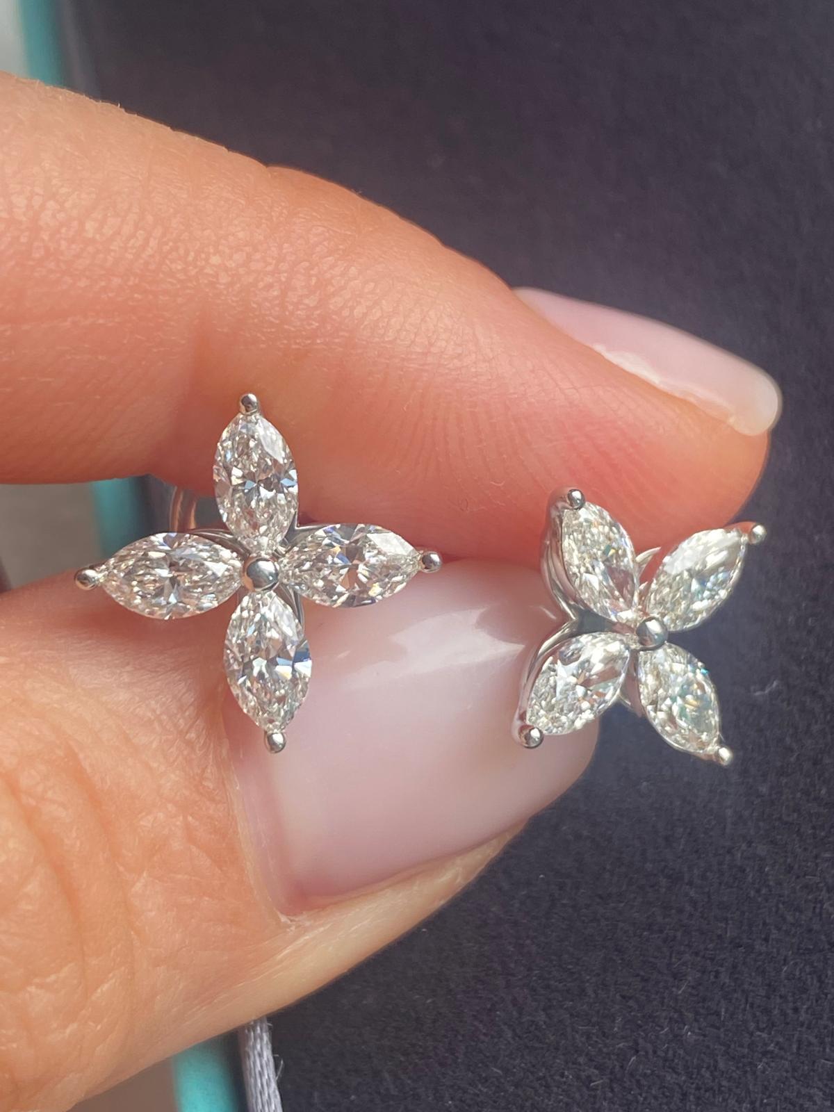 Taglio marquise Orecchini grandi Victoria Co. in vendita