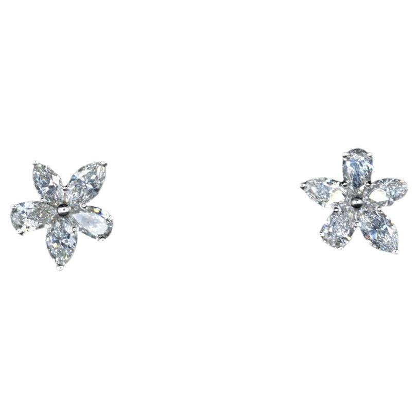 Pendientes de racimo mixto Tiffany CO Victoria Co. 
Talla : Grande 
Diamantes Marquesa , peso en quilates aproximadamente 0,93
Diamantes en forma de pera, peso en quilates aproximadamente 0,84 
Platino con diamantes 
Pendientes 
Vienen en el
