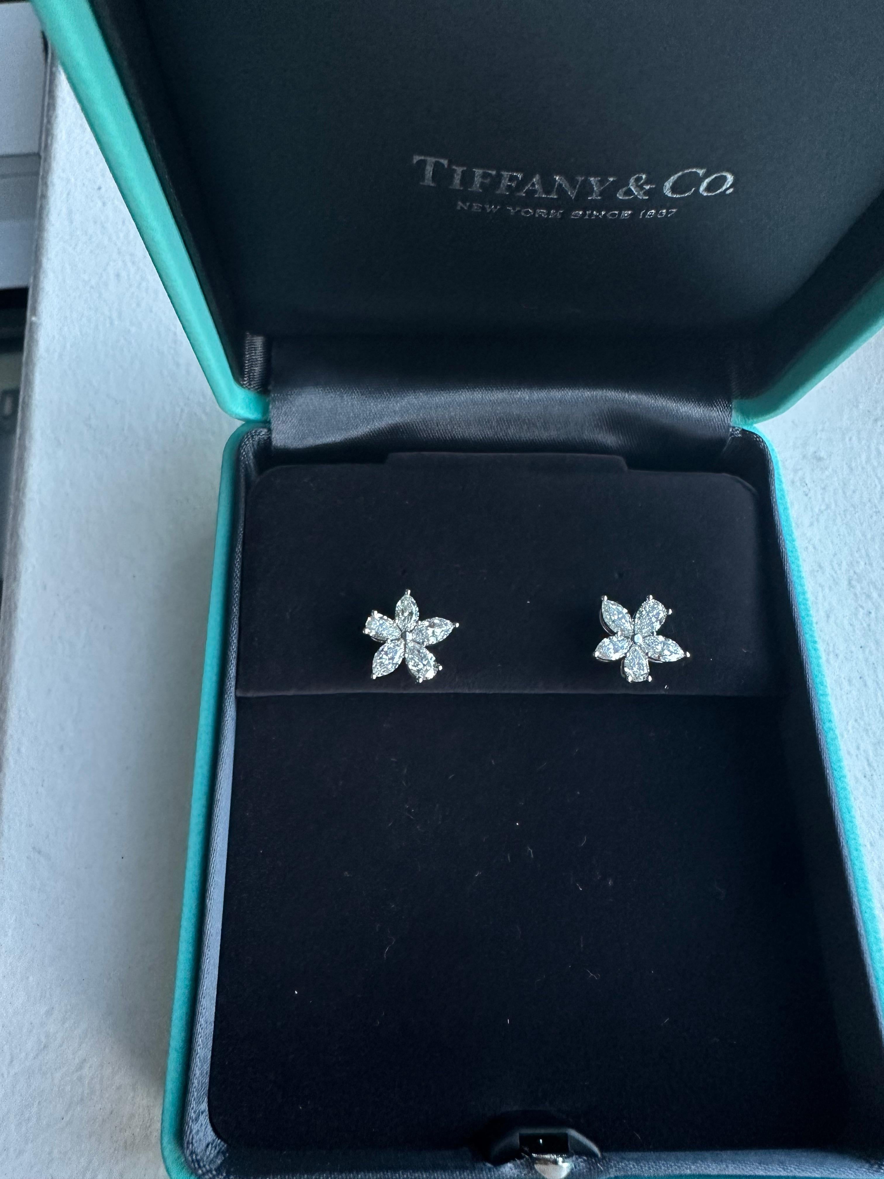 Tiffany Co Victoria, grandes boucles d'oreilles en grappes mixtes  Pour femmes en vente