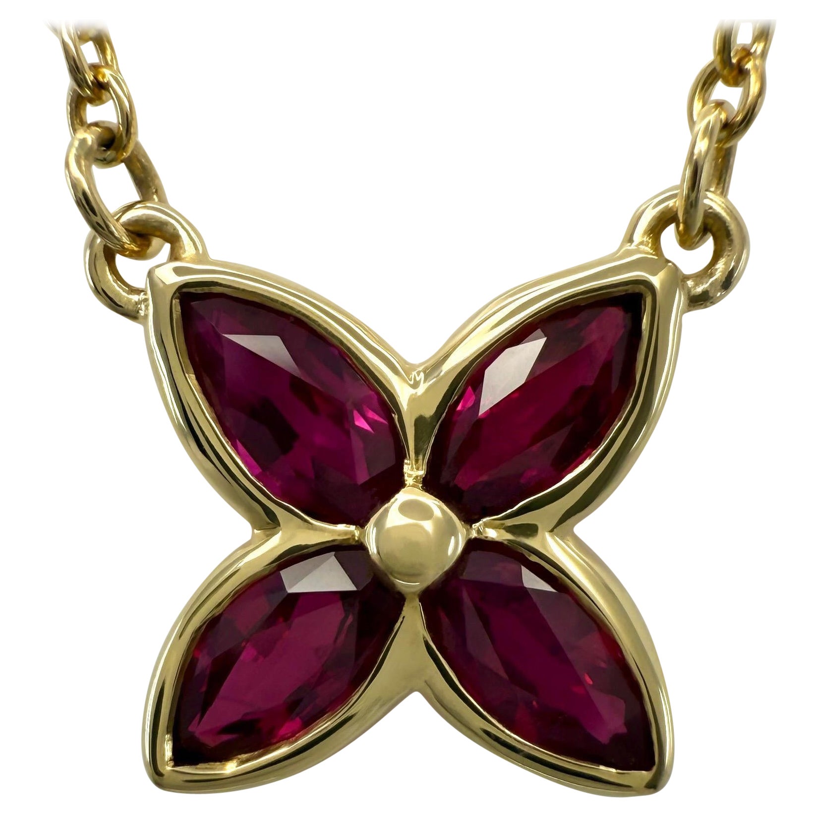 Tiffany & Co. Collana con ciondolo a fiore in oro giallo 18k con rubino taglio marquise Victoria Co.