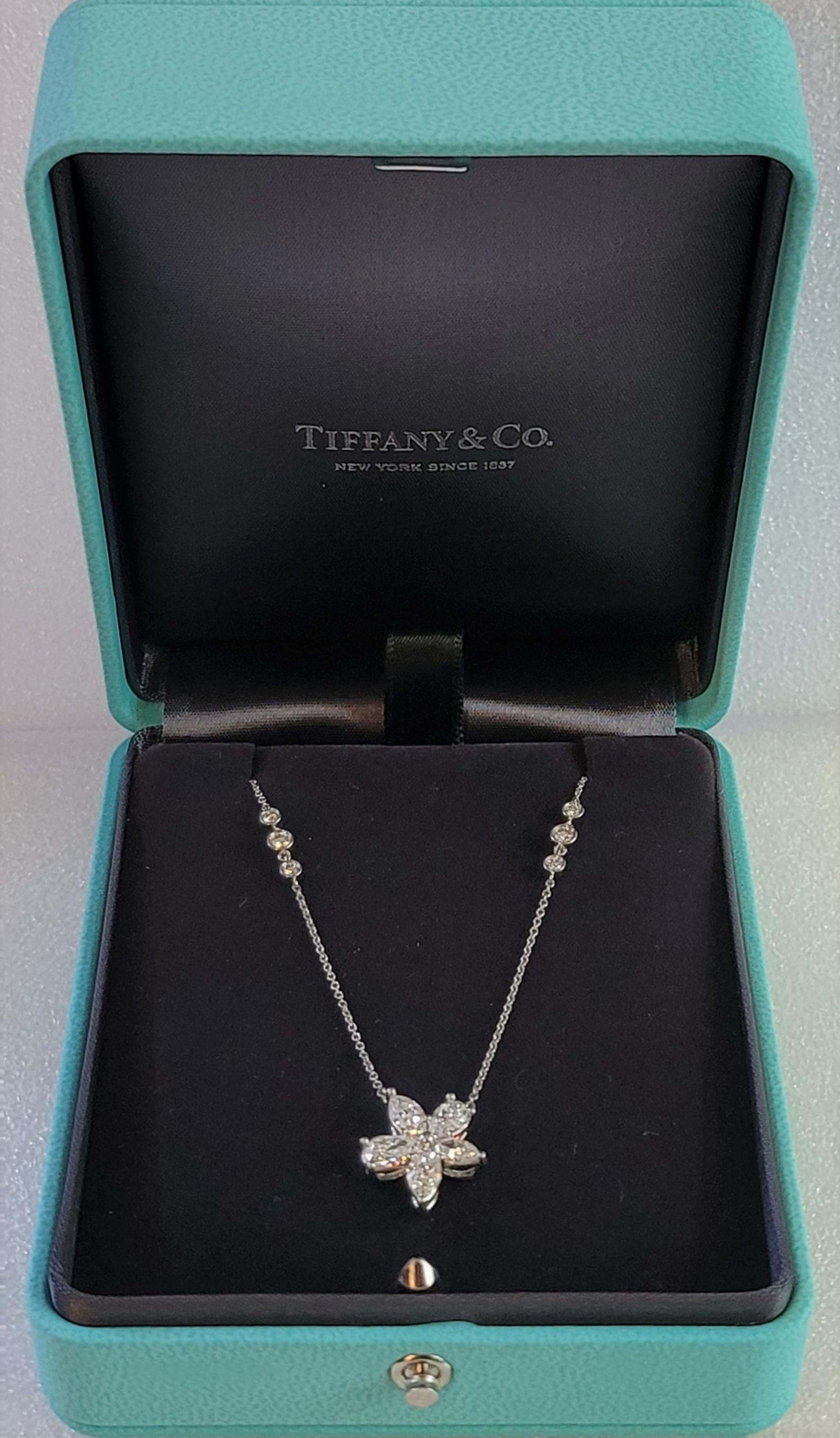 Taglio marquise Tiffany & Co. Ciondolo a grappolo misto extra large sulla catena PT950 in vendita
