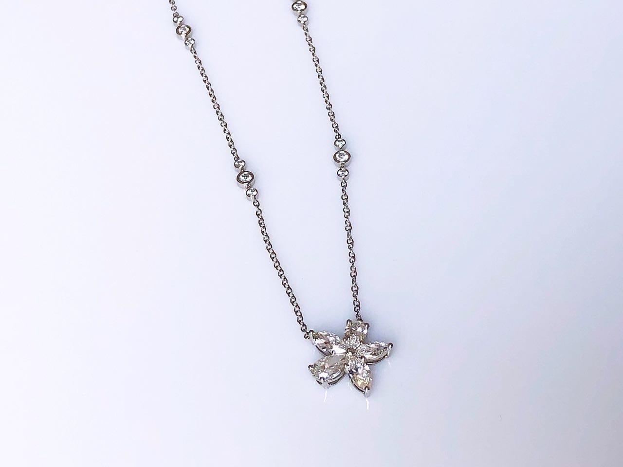 Tiffany & Co. Ciondolo a grappolo misto extra large sulla catena PT950 In condizioni buone in vendita a New York, NY