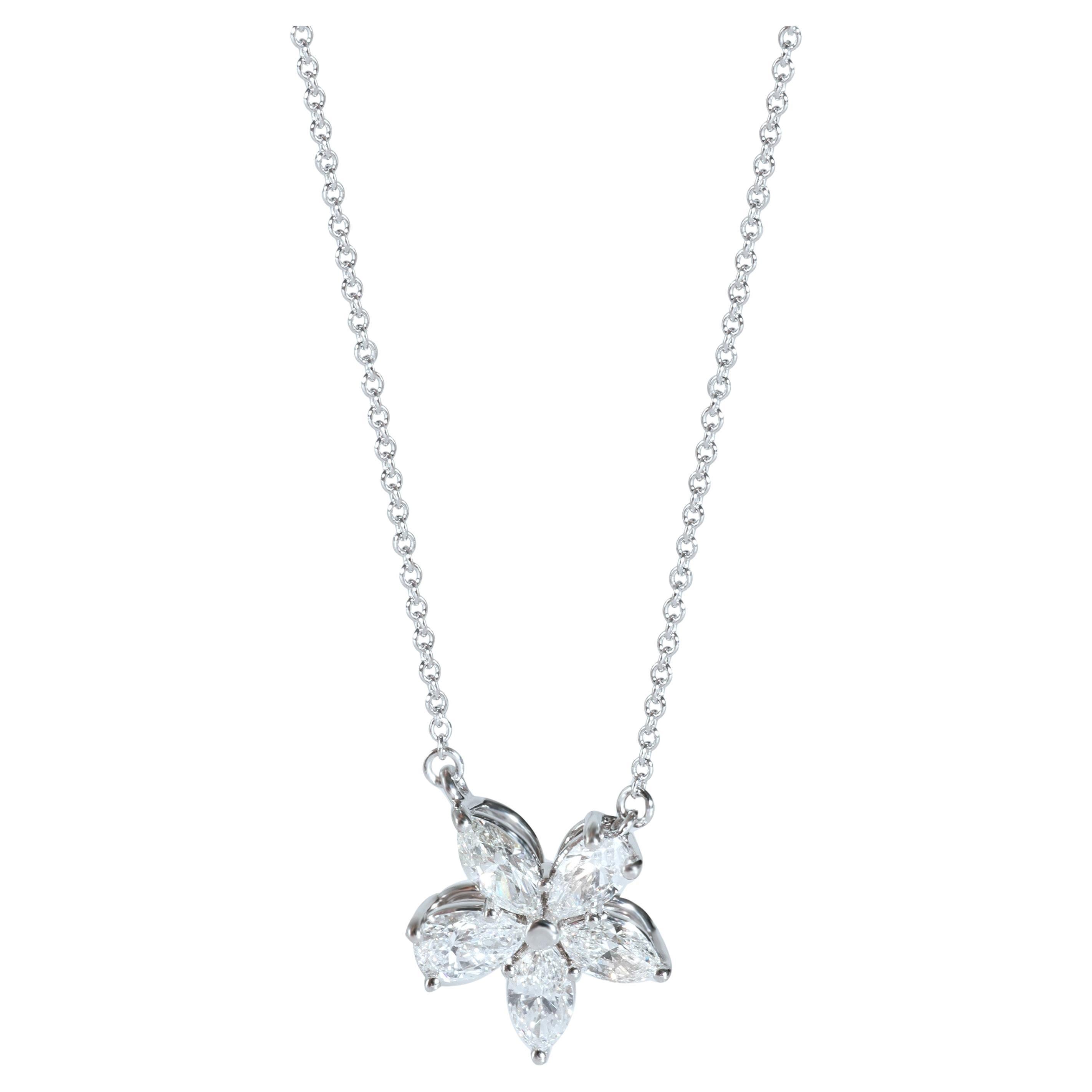 Tiffany & Co. Colgante Victoria de racimo mixto en platino 0,88 CTW, Grande en venta