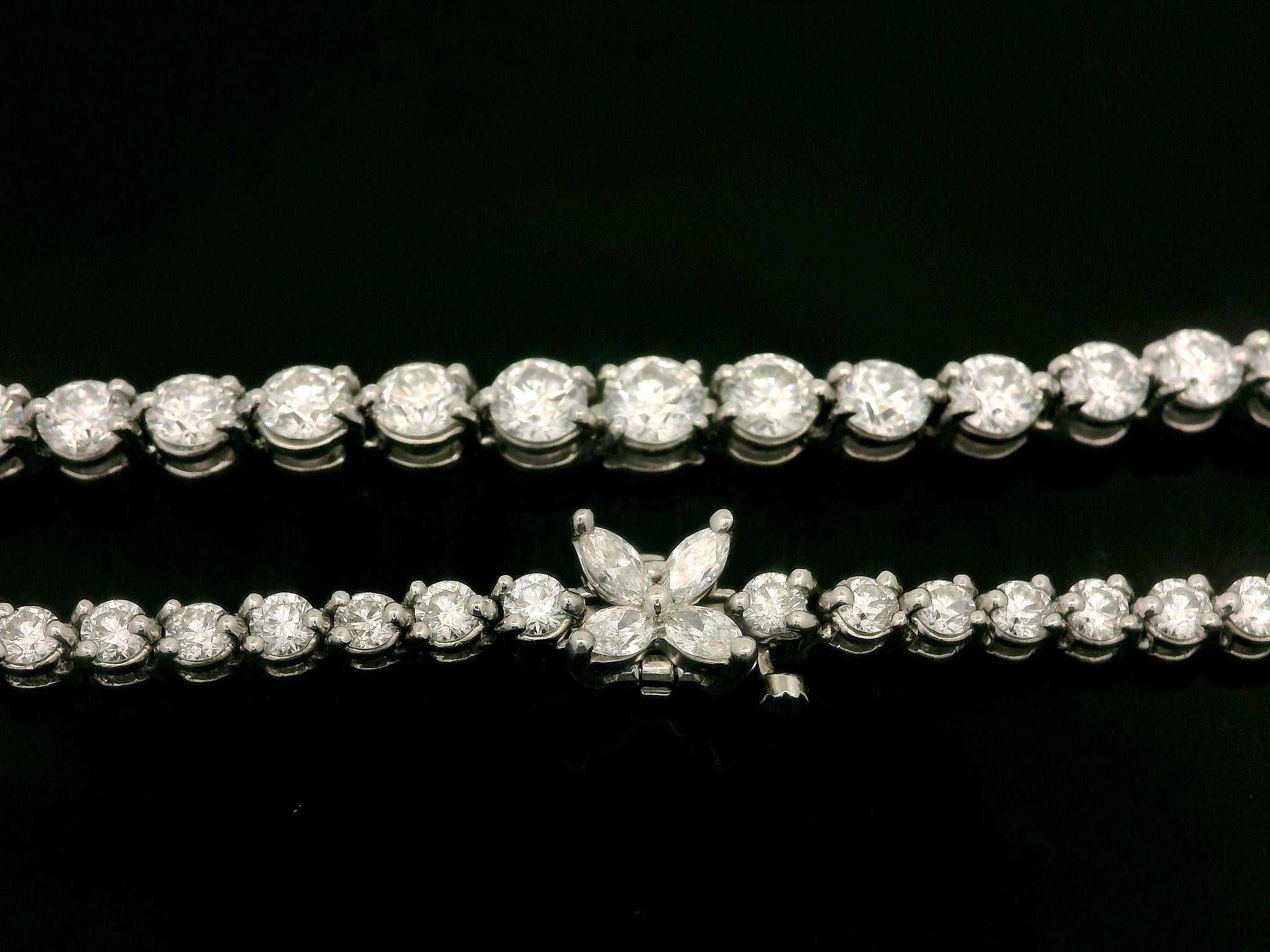 Tiffany & Co. Victoria Platin 10,18ctw Diamant abgestufte Tennis Halskette w Box im Zustand „Hervorragend“ im Angebot in Montclair, NJ