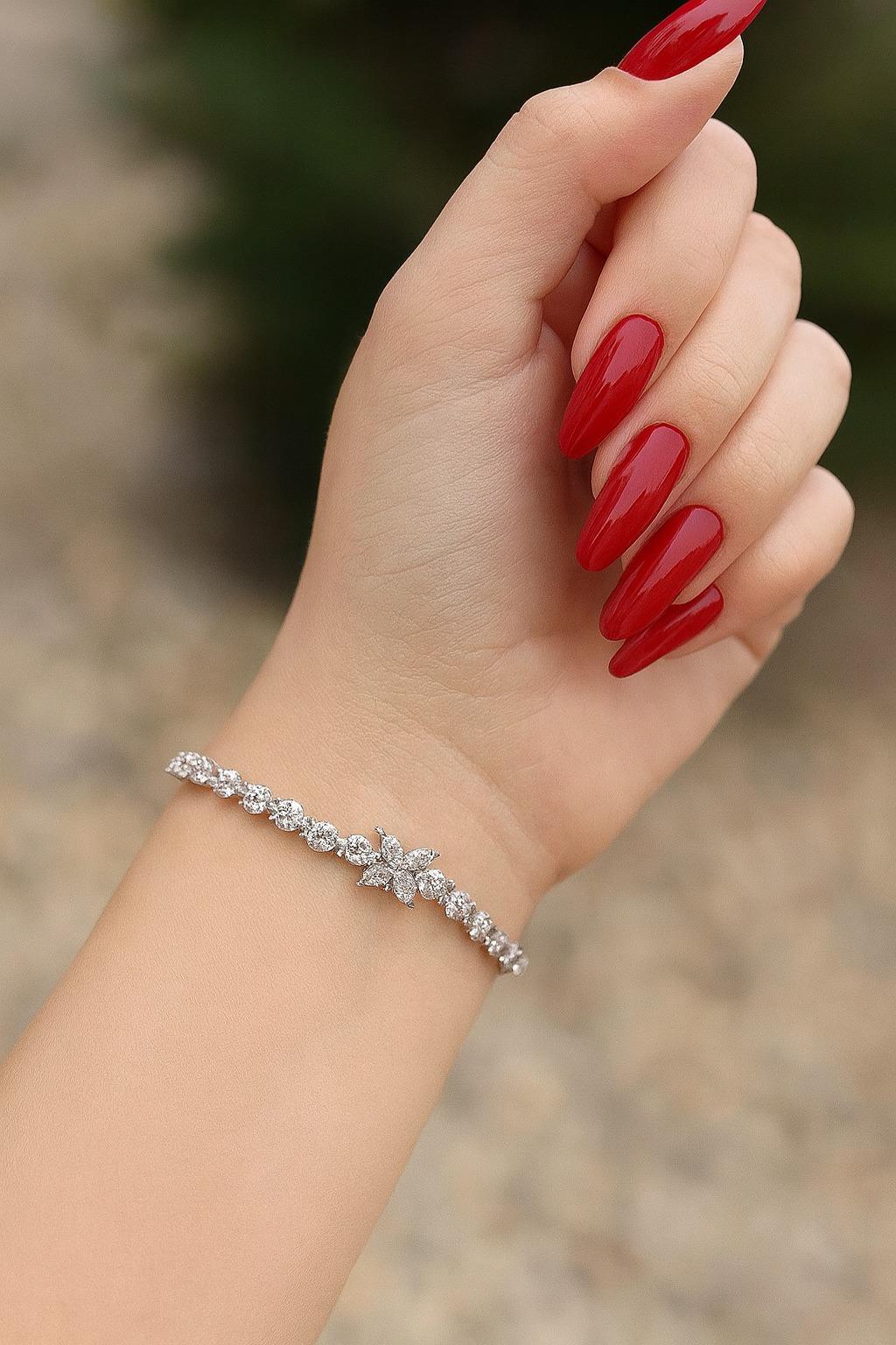 Tiffany & Co. Pulsera Victoria Platino Diamante Redondo Marquesa Corte redondo en venta
