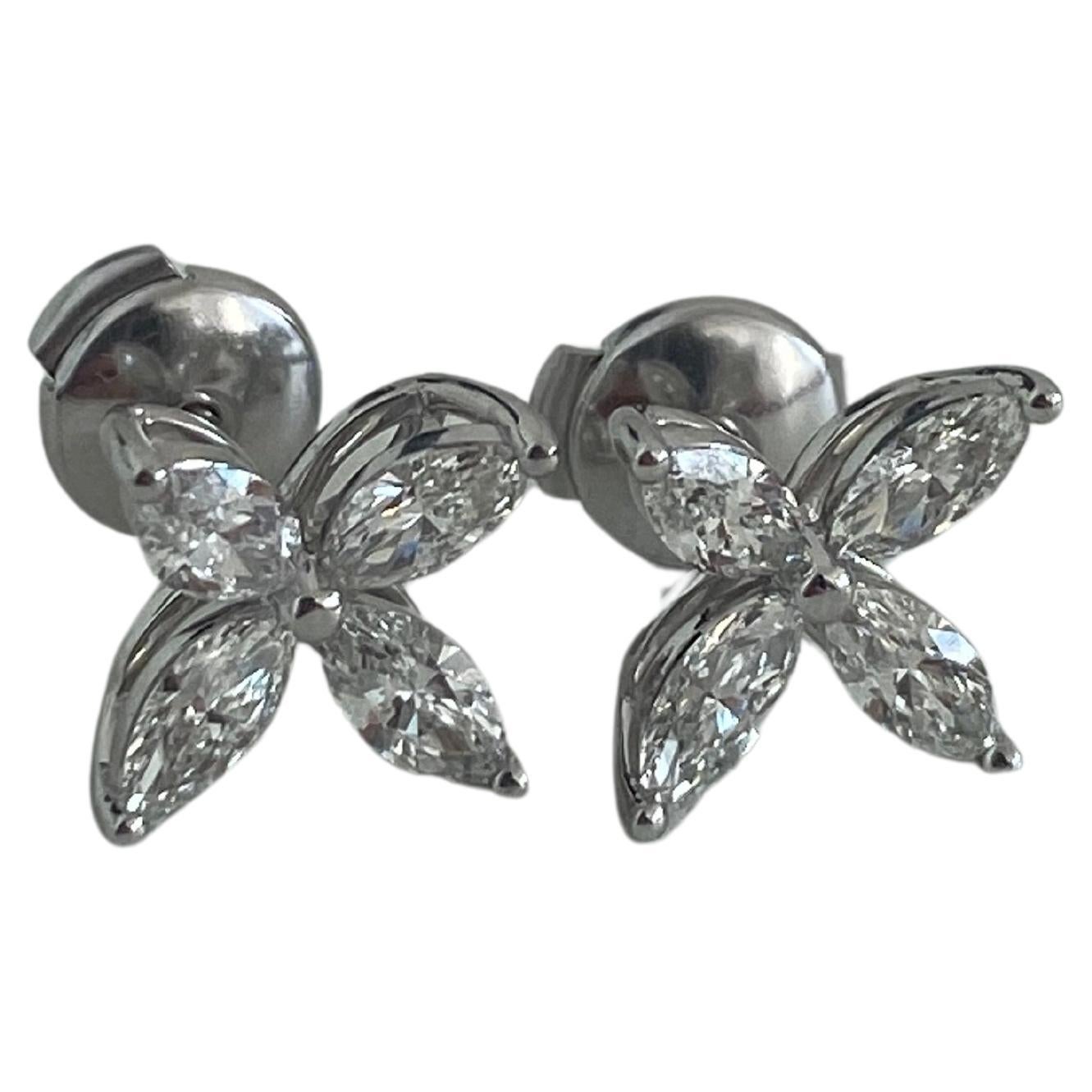 Tiffany & Co Victoria boucles d'oreilles miniatures en platine avec diamants  en vente