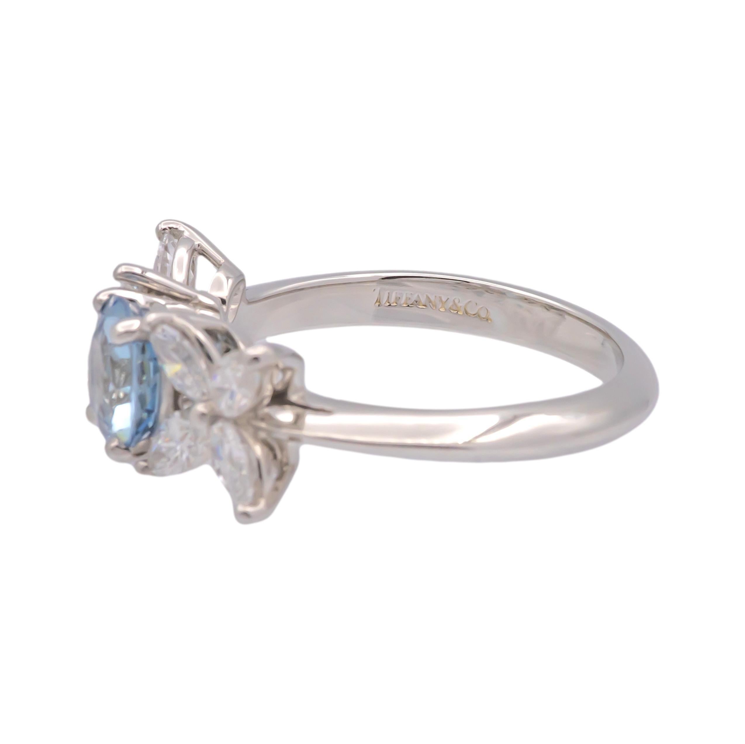 Taille ronde Tiffany & Co. Bague Victoria, aigue-marine et diamants marquises de 2 carats au total