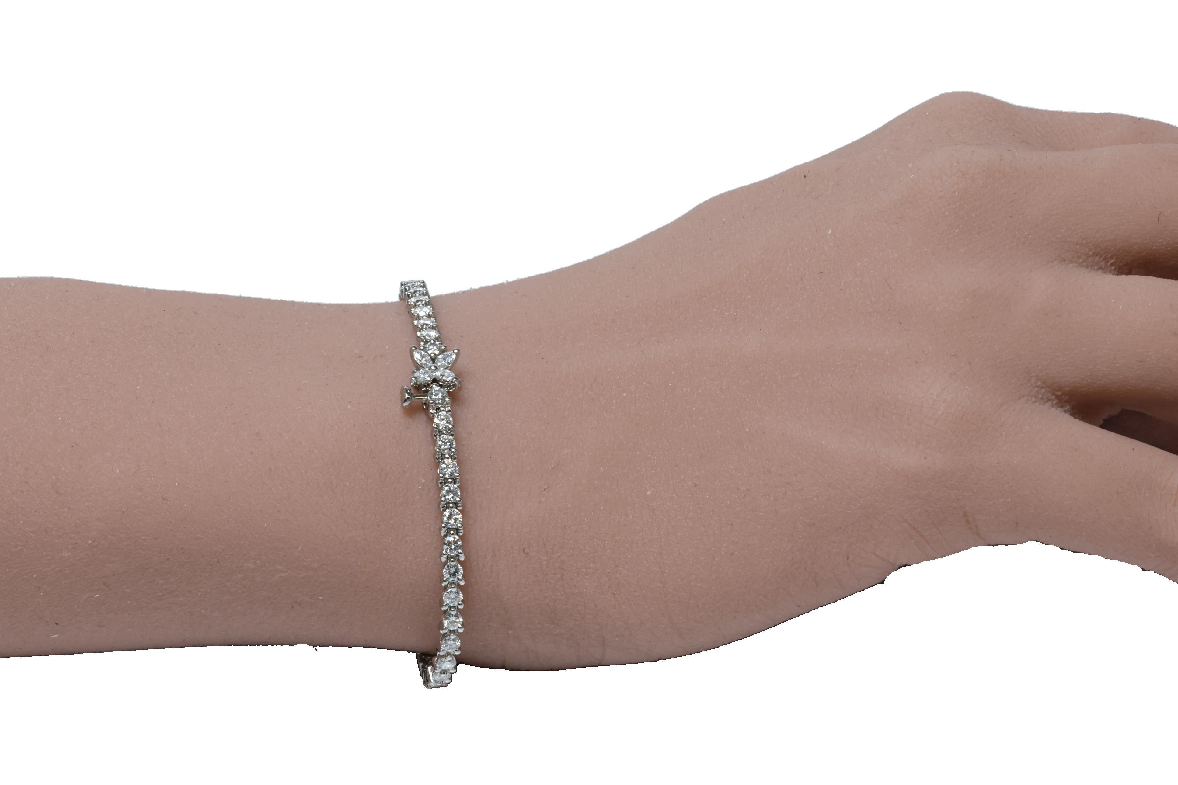 Tiffany & Co. Victoria Tennisarmband 3,08 Karat in Platin gefasst in Platin Größe Large (Moderne) im Angebot