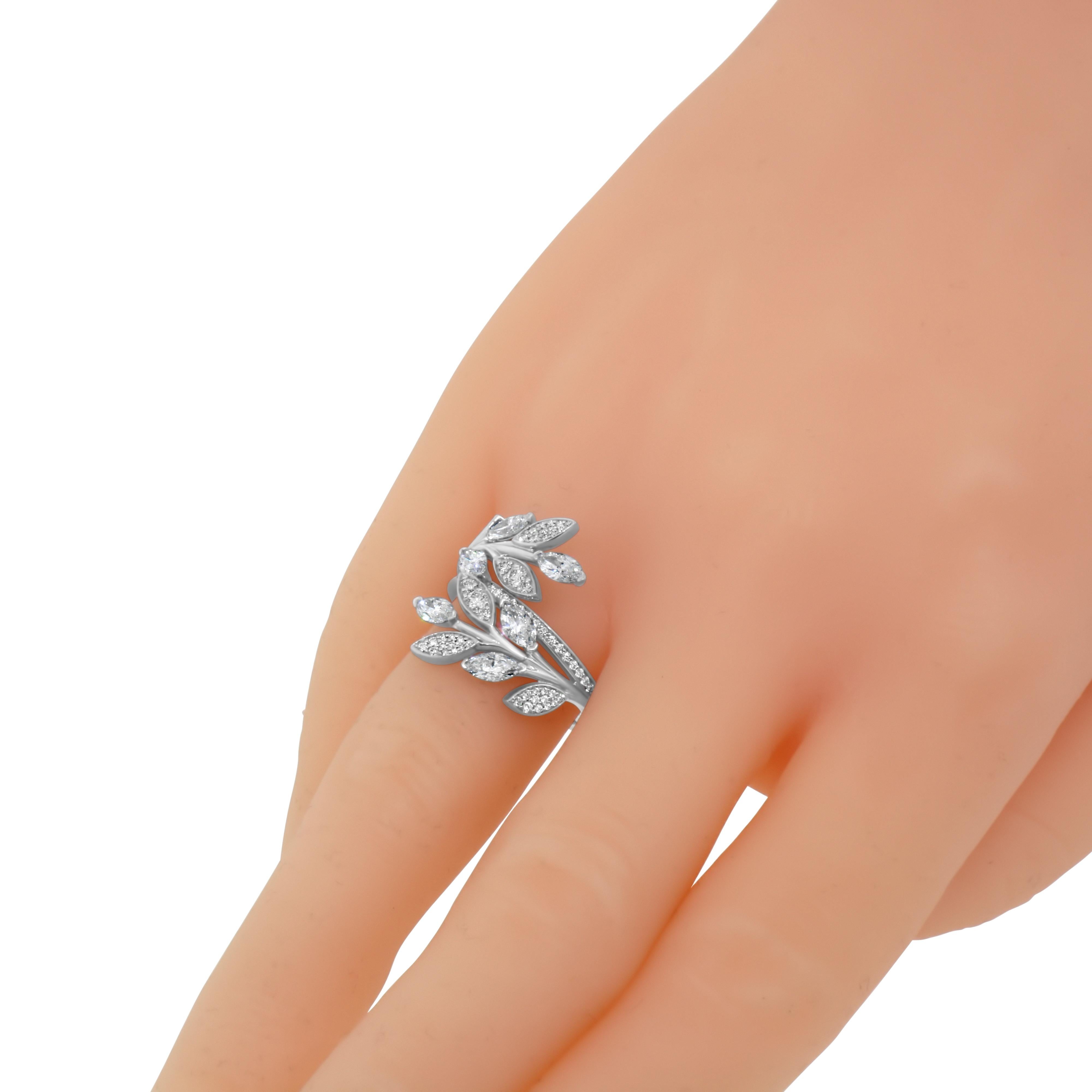 Platinum
Marquise-Cut: 0.92 ct
Round Cut: 0.27 ct
Diamond: 1.19 ct twd
Ring Size: 8.25 (Resizeable)
Color: F
Clarity: VS
With Paperwork and Tiffany & Co. Box
PreOwned