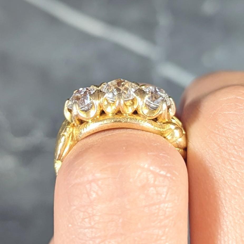 Tiffany & Co Victorian 1.40 Carats Diamond 18 Karat Yellow Gold Three Stone Ring For Sale 3