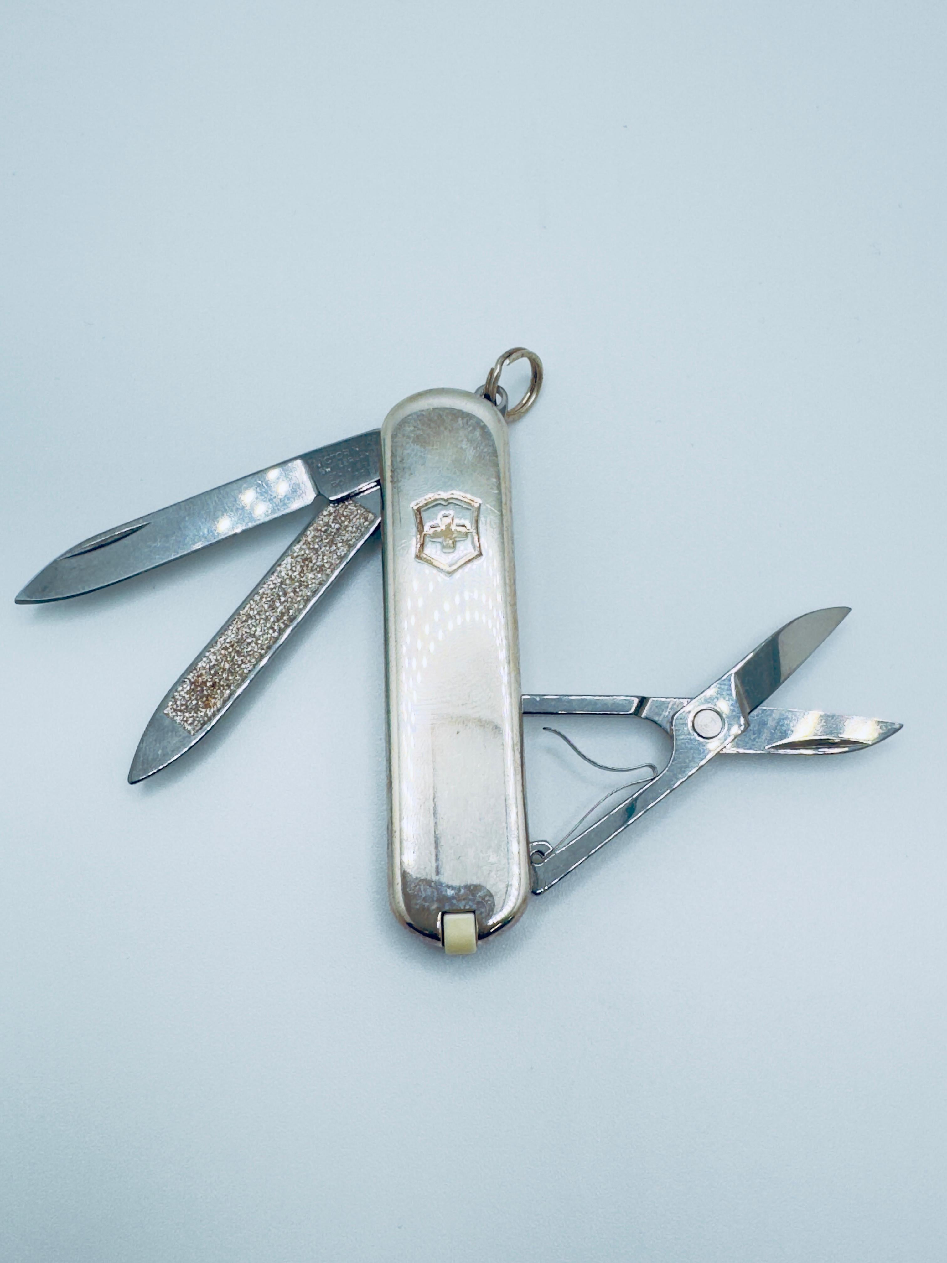 Tiffany & Co. Victorinox Swiss Army Coltello da tasca 925 750 In condizioni buone in vendita a Palm Desert, CA