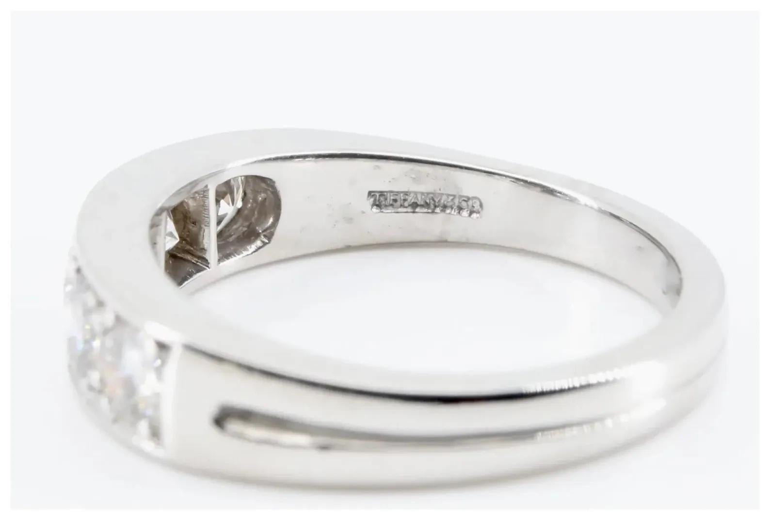 Tiffany & Co Vintage 1,00ctw Fünf-Stein-Diamant-Ring aus Platin im Zustand „Gut“ im Angebot in Boston, MA