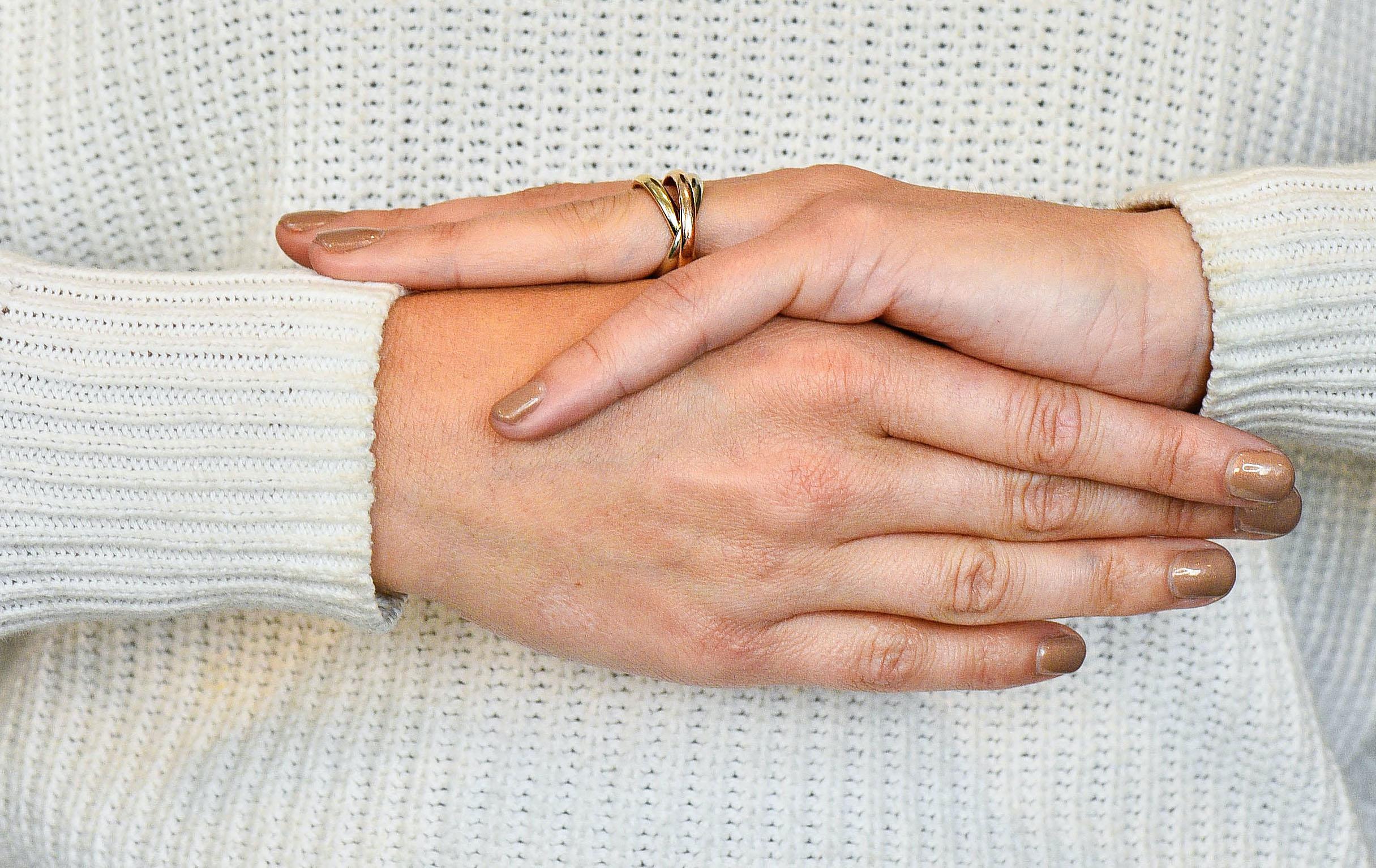 Tiffany & Co. Vintage 14 Karat Tri-Colored Gold Paloma Melody Rolling Band Ring 2