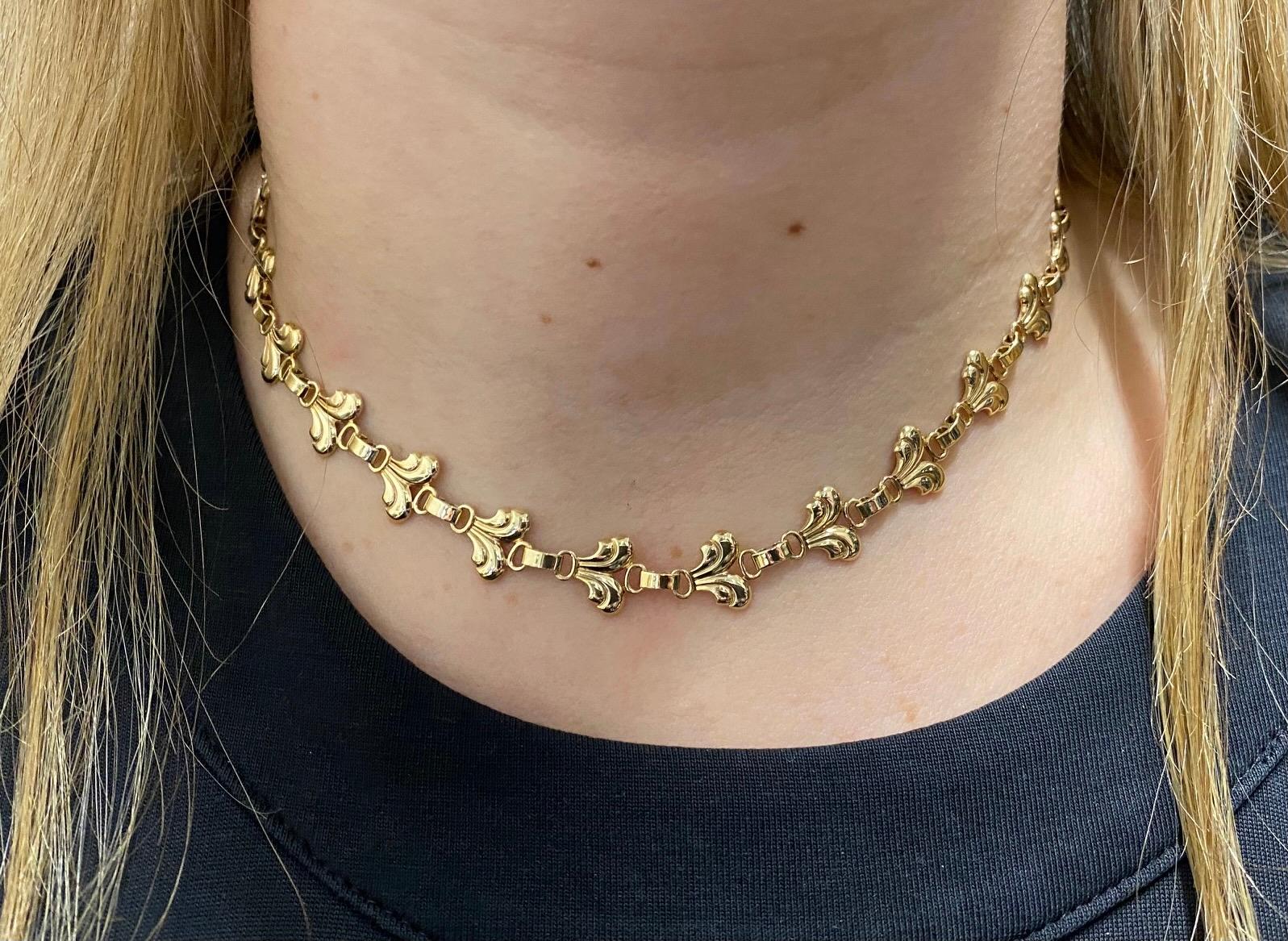 Tiffany & Co. Vintage 14 Karat Yellow Gold Necklace In Excellent Condition In  Baltimore, MD