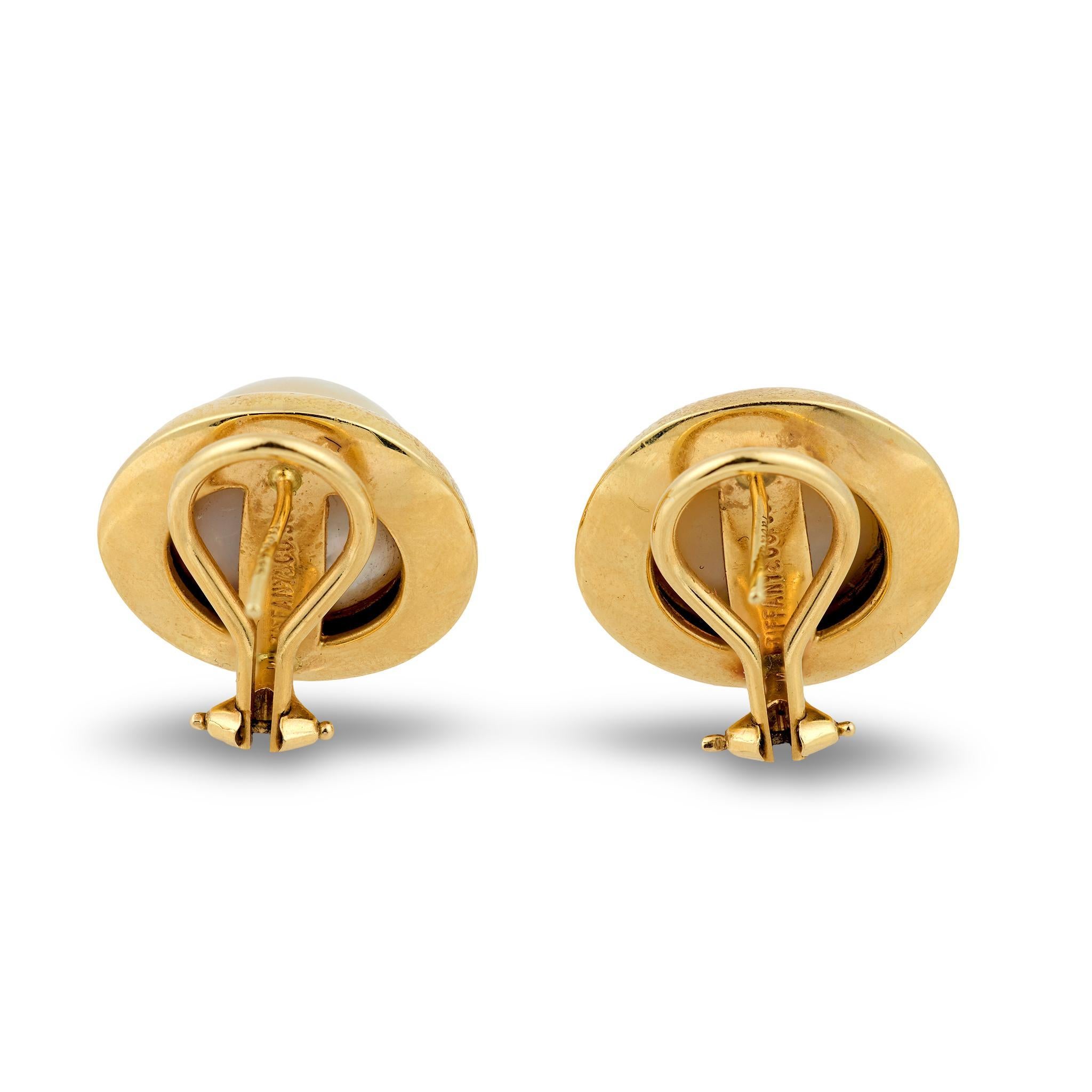 TIFFANY & CO. Pendientes de perlas vintage 14k en Bueno estado para la venta en Narberth, PA