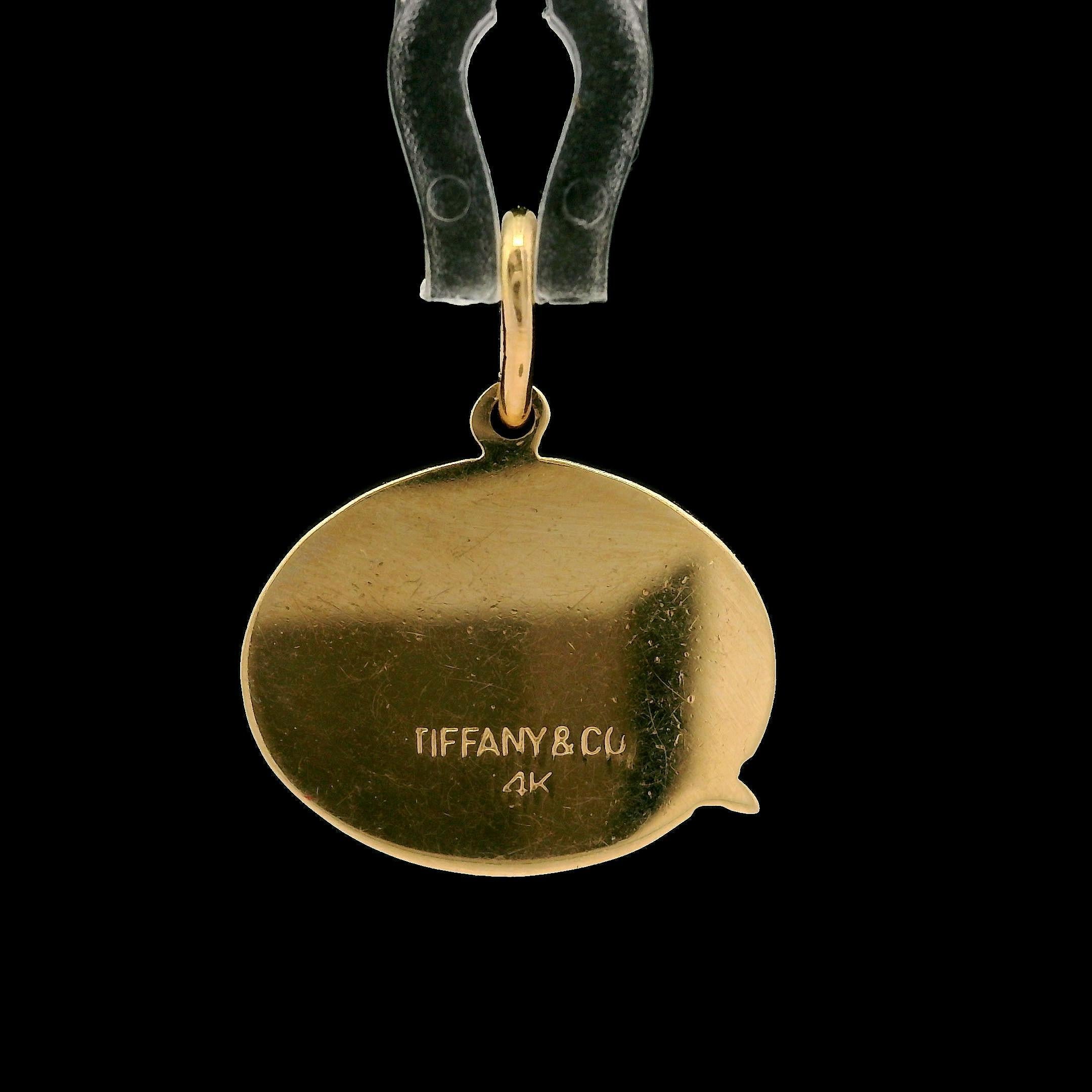 MATERIAL: Massives 14k Gelbgold
Gewicht: 2,3 Gramm
Kette : Nicht enthalten
Breite: 15,4 mm (0,60