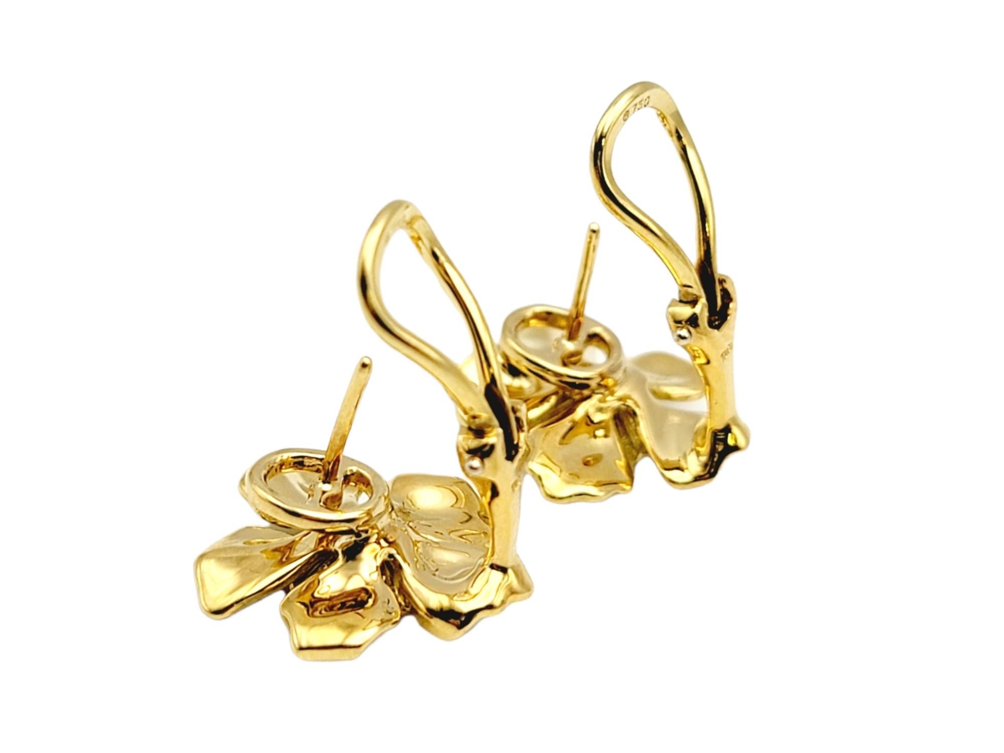 Contemporary Tiffany & Co. Vintage 18 Karat Yellow Gold 3D Dogwood Flower Pierced Earrings