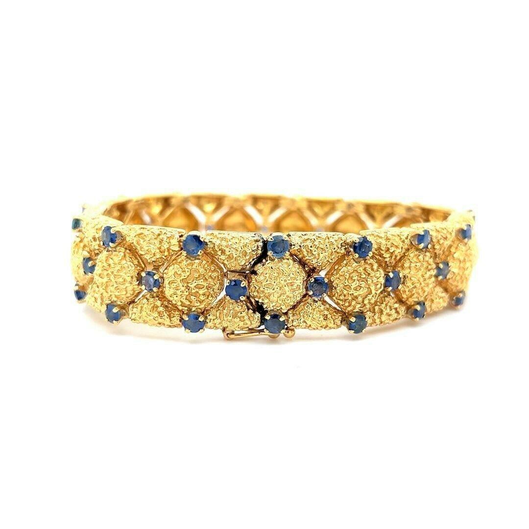Tiffany & Co. Vintage 18 Karat Yellow Gold Blue Sapphire Quilted Link Bracelet  In Good Condition In Guilford, CT