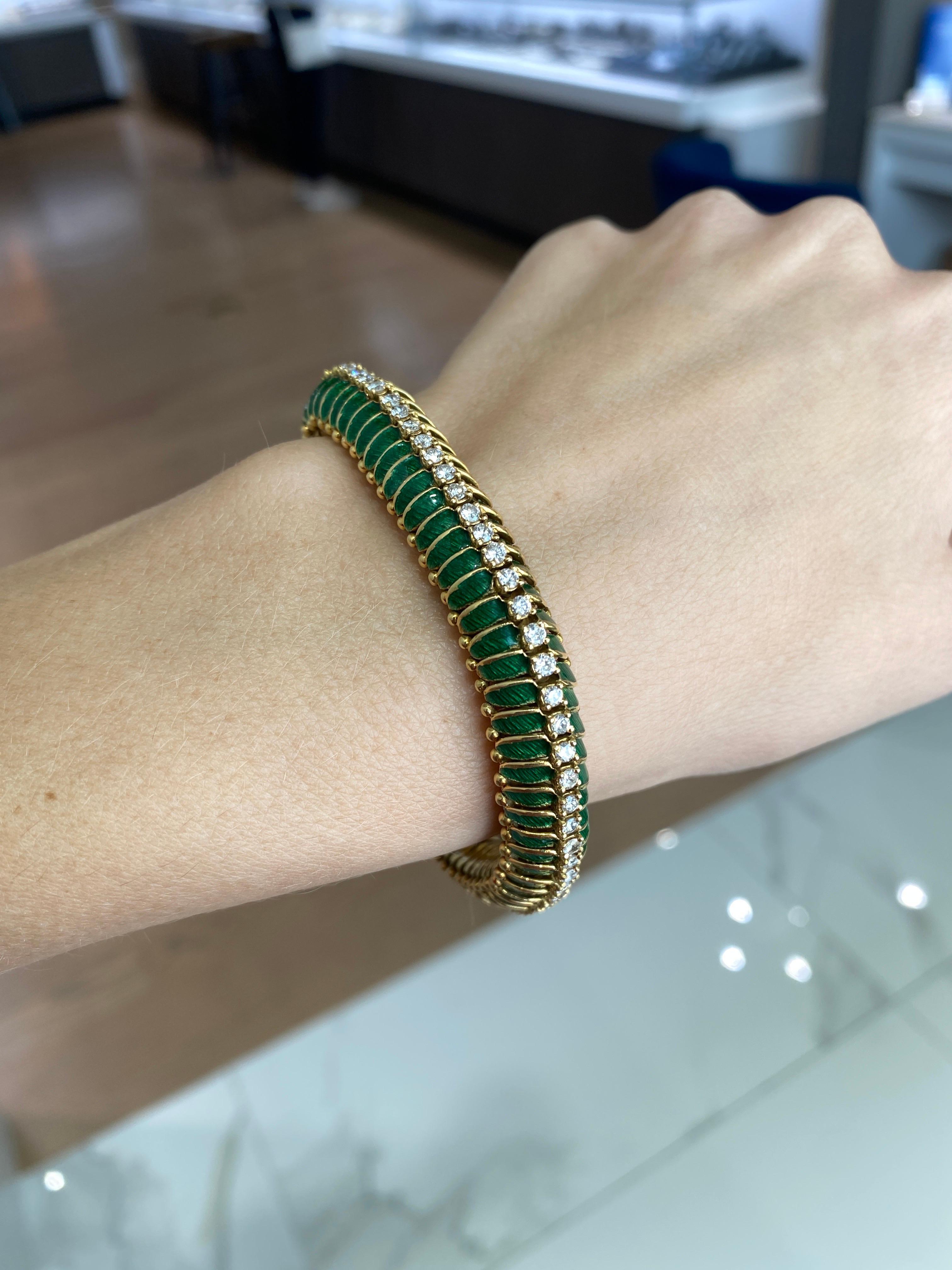 Tiffany & Co. Bracelet vintage en or jaune 18 carats, émail vert et diamants en vente 3