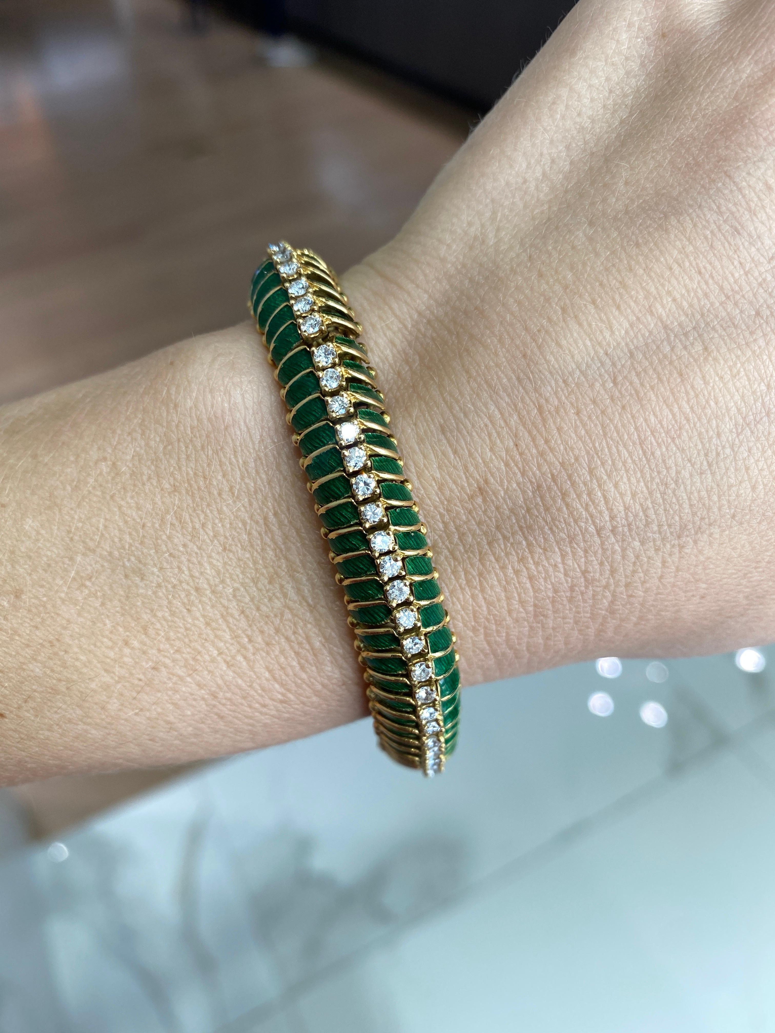 Tiffany & Co. Bracelet vintage en or jaune 18 carats, émail vert et diamants en vente 4