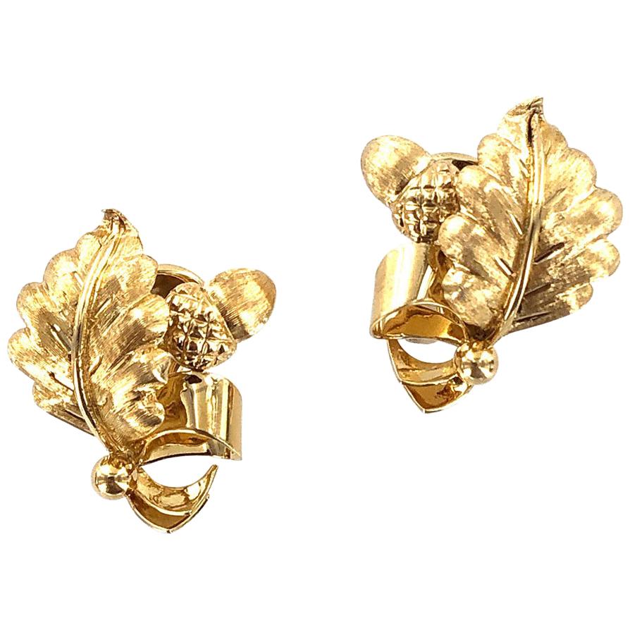 Tiffany & Co. Vintage 18 Karat Yellow Gold Leaf Motif Clip Earrings