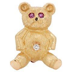 Tiffany Co Vintage 18 Karat Yellow Gold Ruby Diamond Teddy Bear 0.90 Inch Brooch