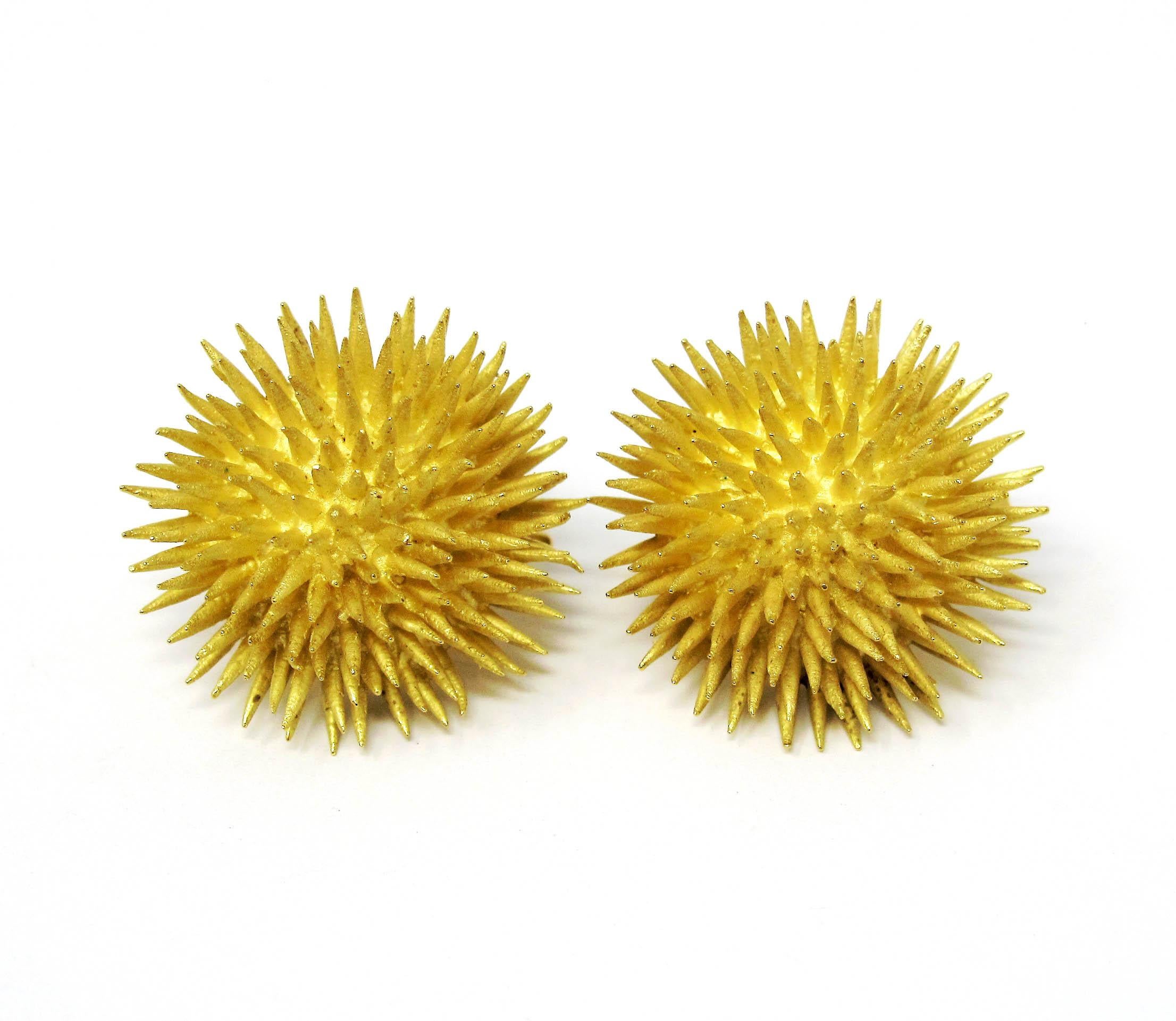 Tiffany & Co. Vintage 18 Karat Yellow Gold Sea Urchin Dome Non-Pierced Earrings 1