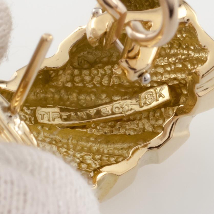 Tiffany & Co. Huggie-Ohrringe aus 18 Karat Gold mit Omega-Rückseite, Vintage im Angebot 2