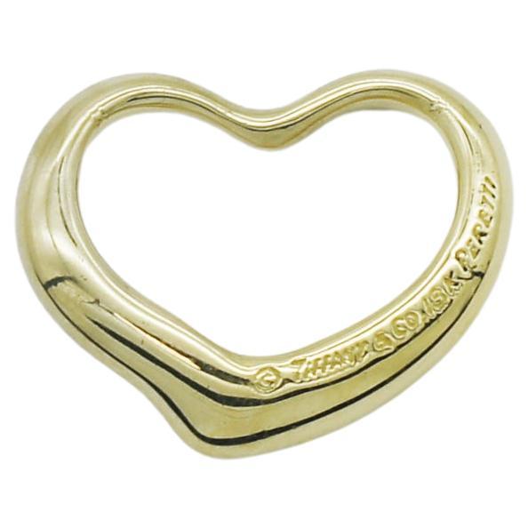 Tiffany & Co.
Elsa Peretti vintage
Colgante Corazón Abierto
Oro de 18 quilates
Colgante 22 mm
Sólo corazón sin cadena
En perfecto estado
desgaste coherente con el tiempo y el uso
como ligeros arañazos y/o rozaduras
ver imágenes por favor
Sin caja ni