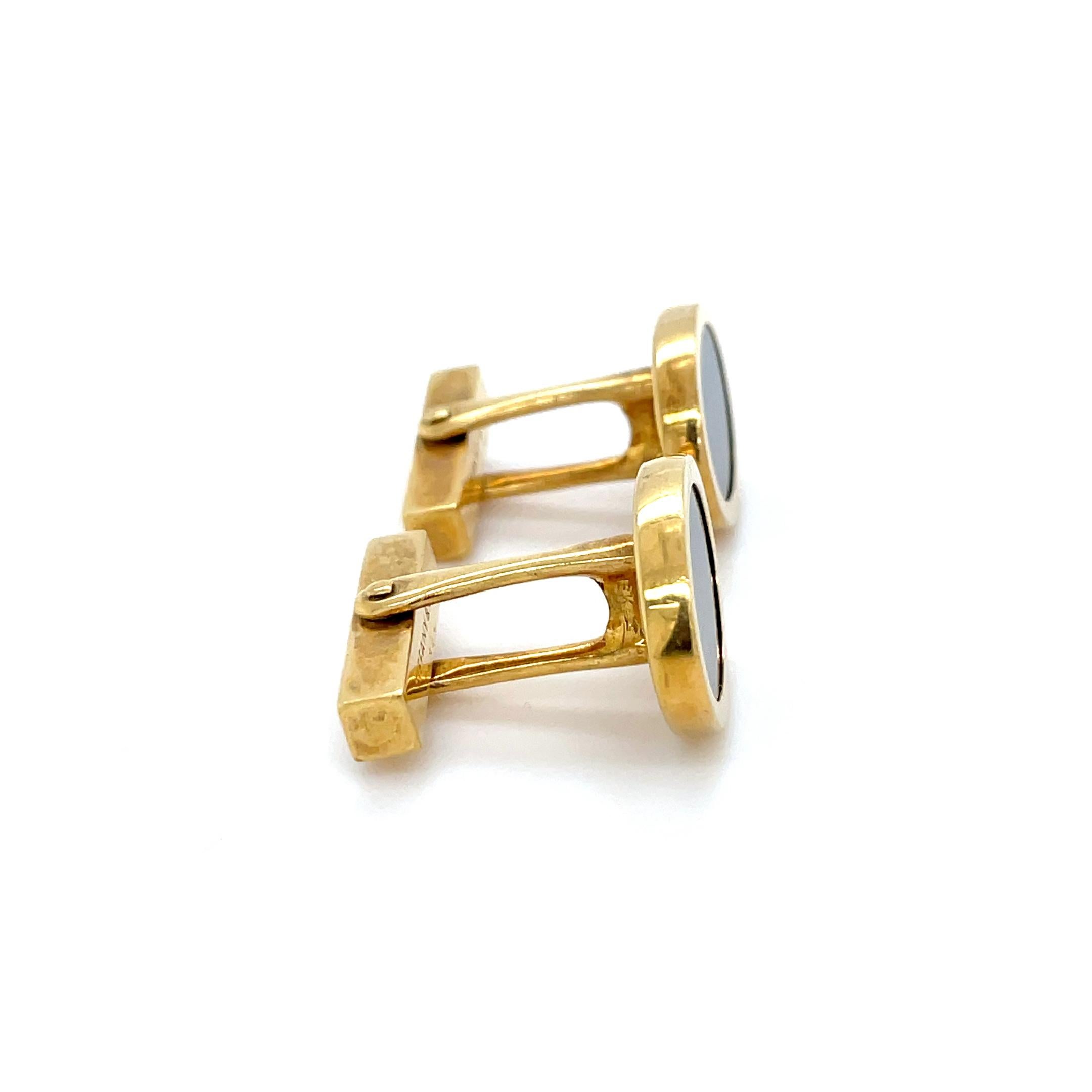 Women's or Men's Tiffany & Co. Vintage 18K Yellow Gold and Onyx Cufflinks For Sale