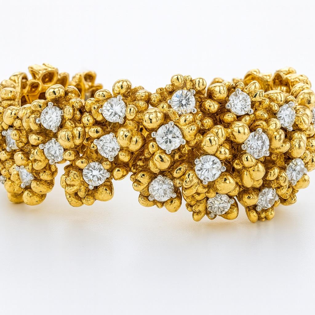 Tiffany & Co. Vintage 18K Yellow Gold Diamond Bracelet In Excellent Condition For Sale In Chicago, IL