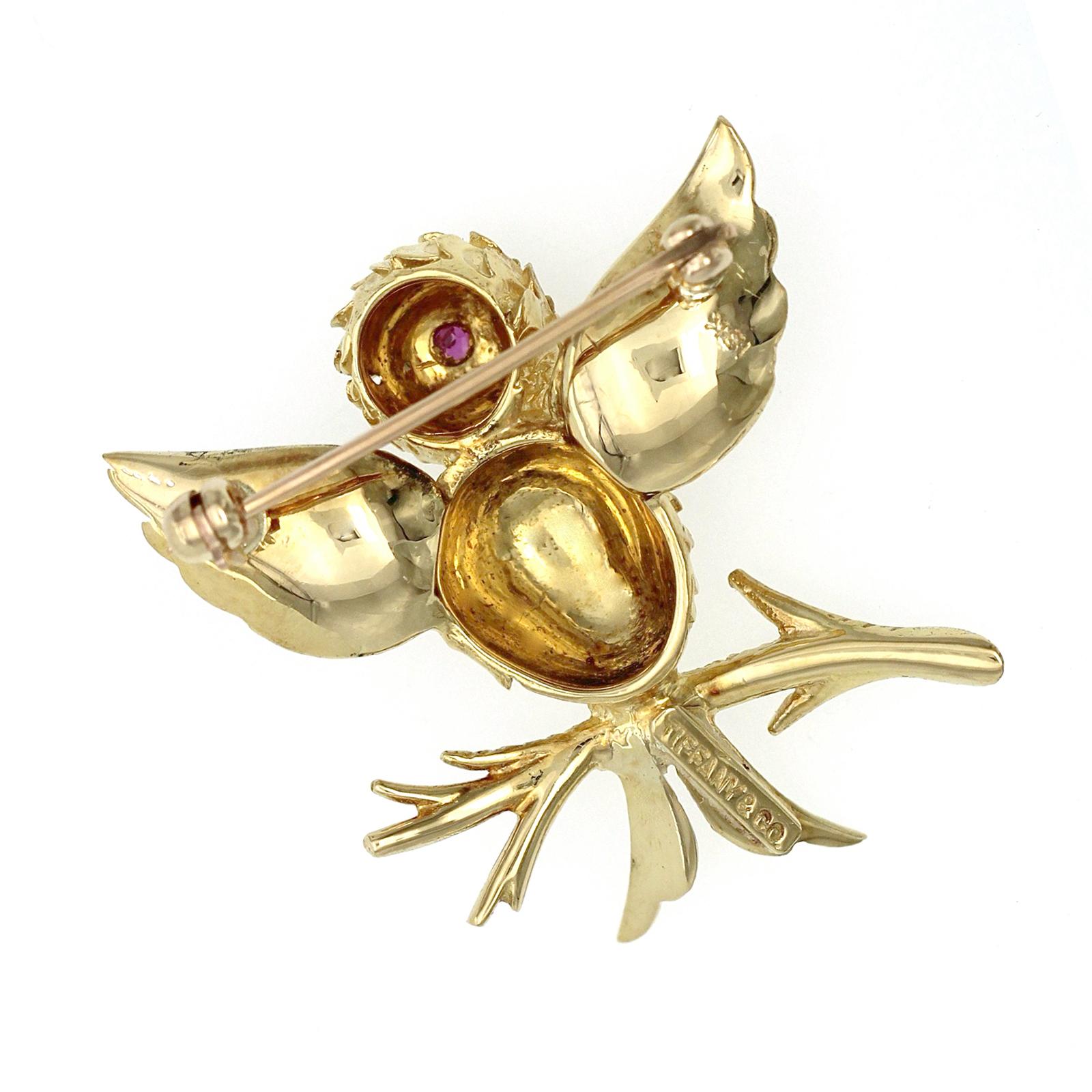 Women's or Men's  Tiffany & Co. Vintage 18K Yellow Gold with Ruby Eye Bird Brooch Pin