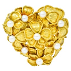 Tiffany & Co. Retro 1970 Pearl 18 Karat Gold Floral Heart Brooch