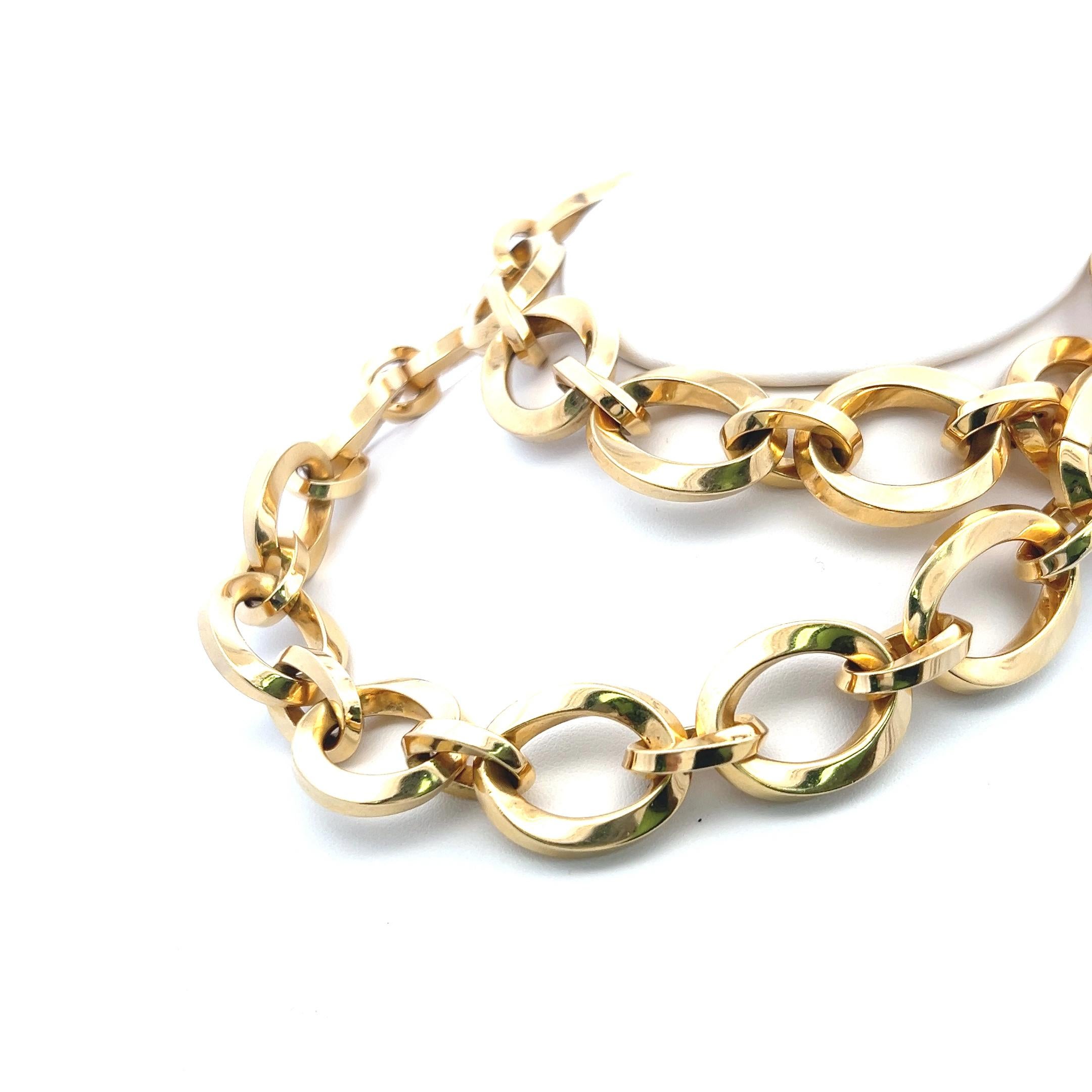 Progettista:
Tiffany & Co.
Titolo:
Collana A. Link & Co. in oro giallo 18 carati
Stile:
Collegamento
Metallo:
oro giallo 18 carati
Peso:
209 grammi
Condizioni:
Vintage By e proprietà
ID prodotto:
5J568
Nota:
Si prega di notare che il peso, il