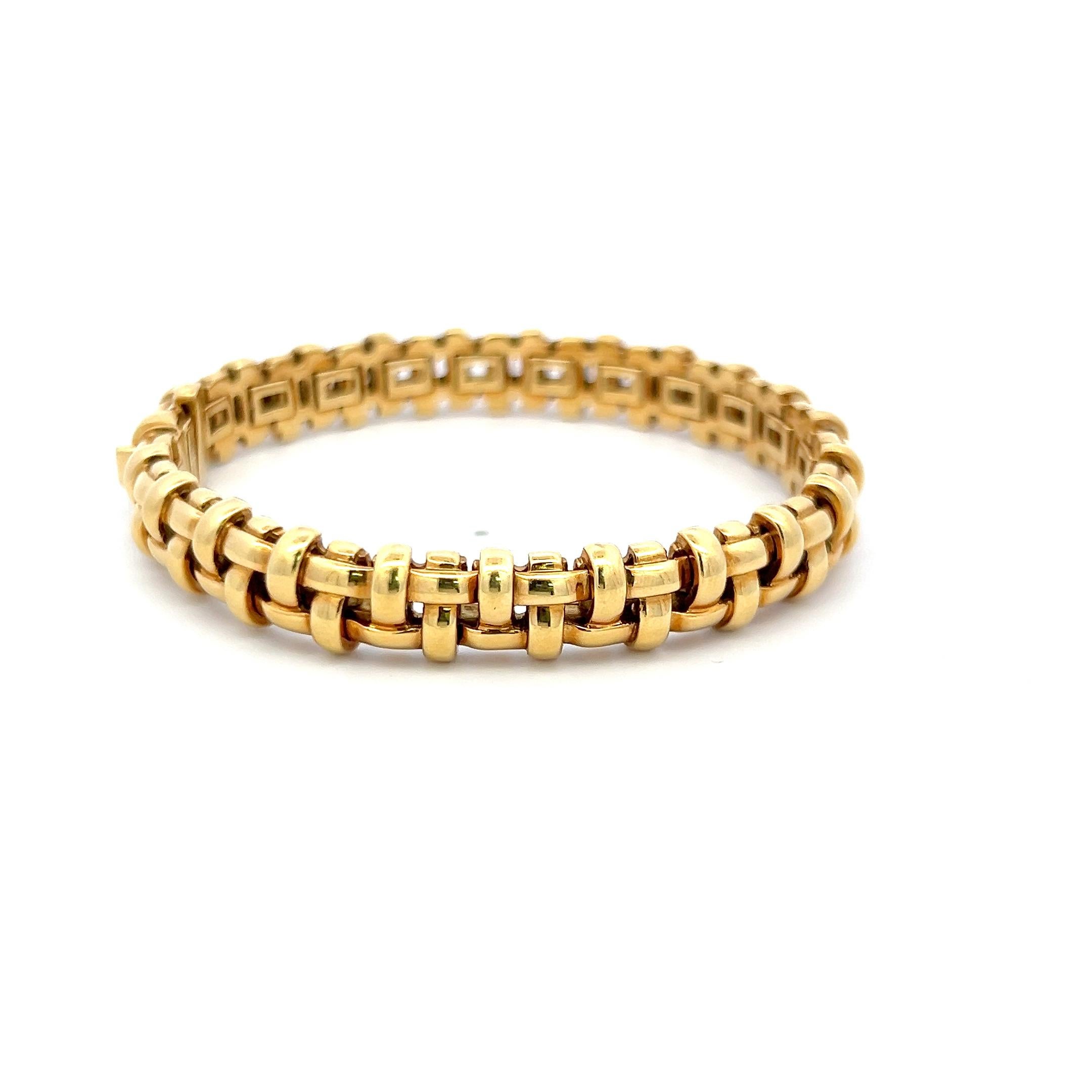 Designer:
Tiffany & Co
Title:
Tiffany & Co 18 Karat Yellow Gold Link Bracelet
Style:
Link
Metal:
18 Karat Yellow Gold
Dimension:
7*0.34*0.14IN
Weight:
48.6 Grams
Condition:
Vintage And Estate
Product ID:
5J900
Note:
Please note that all the non-GIA