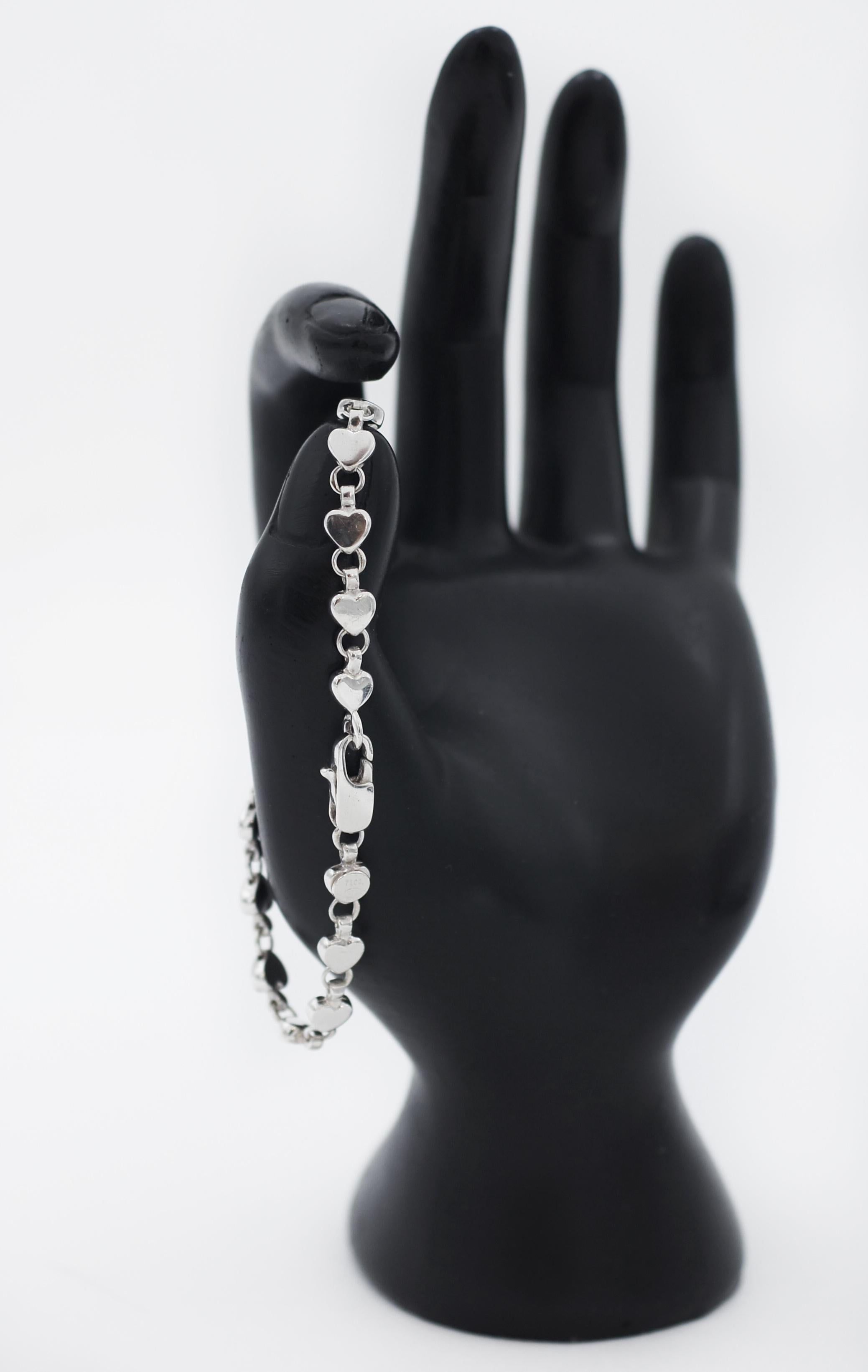 Women's Tiffany & Co. Vintage 925 Silver Heart link Bracelet