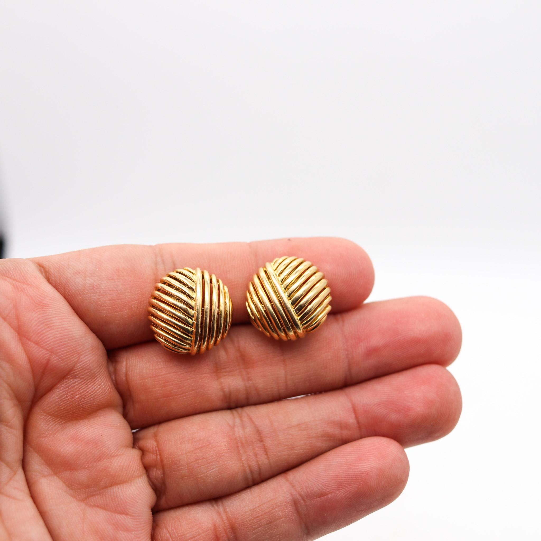 Tiffany & Co. Vintage Bombe Buttons Geometric Earrings In Solid 18Kt Yellow Gold In Excellent Condition In Miami, FL
