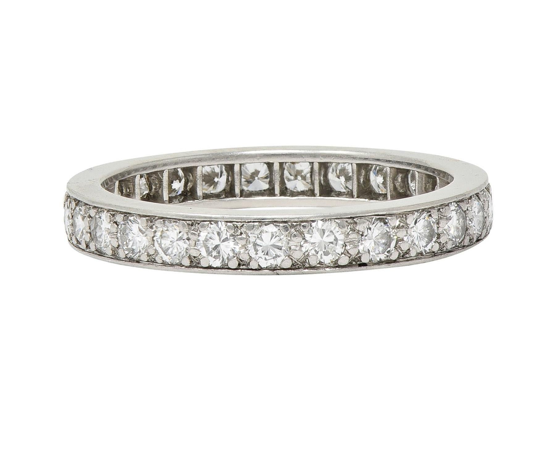 Tiffany & Co. Vintage Brilliante Diamond Platinum Eternity Wedding Band Ring (anneau d'alliance en platine avec diamant taillé en brillant) en vente 2