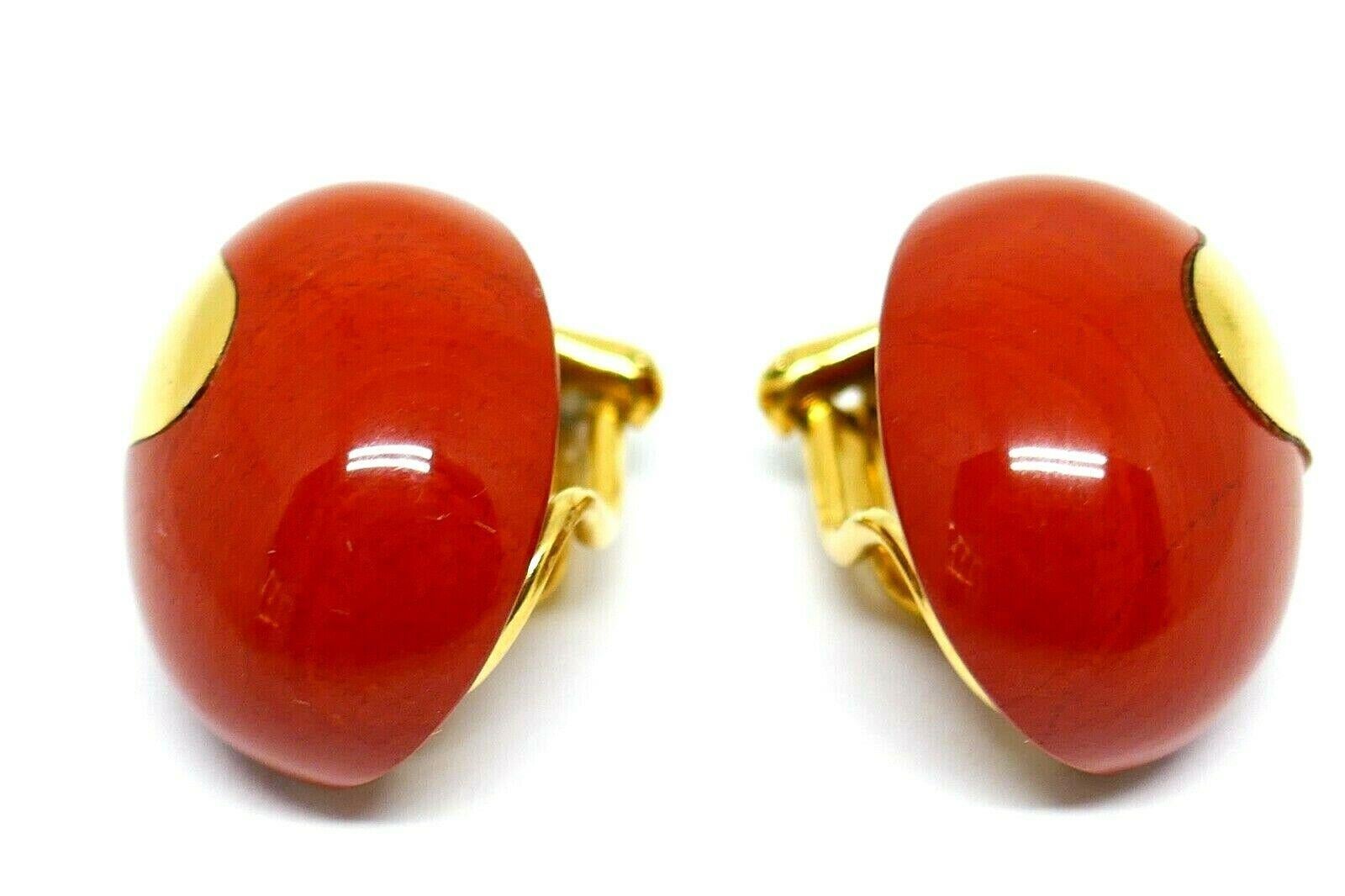 Vintage Tiffany&Co oval shape carnelian and 14k yellow gold clip-on earrings.
Stamped with the Tiffany&Co maker's mark. 
Measurements: 7/8