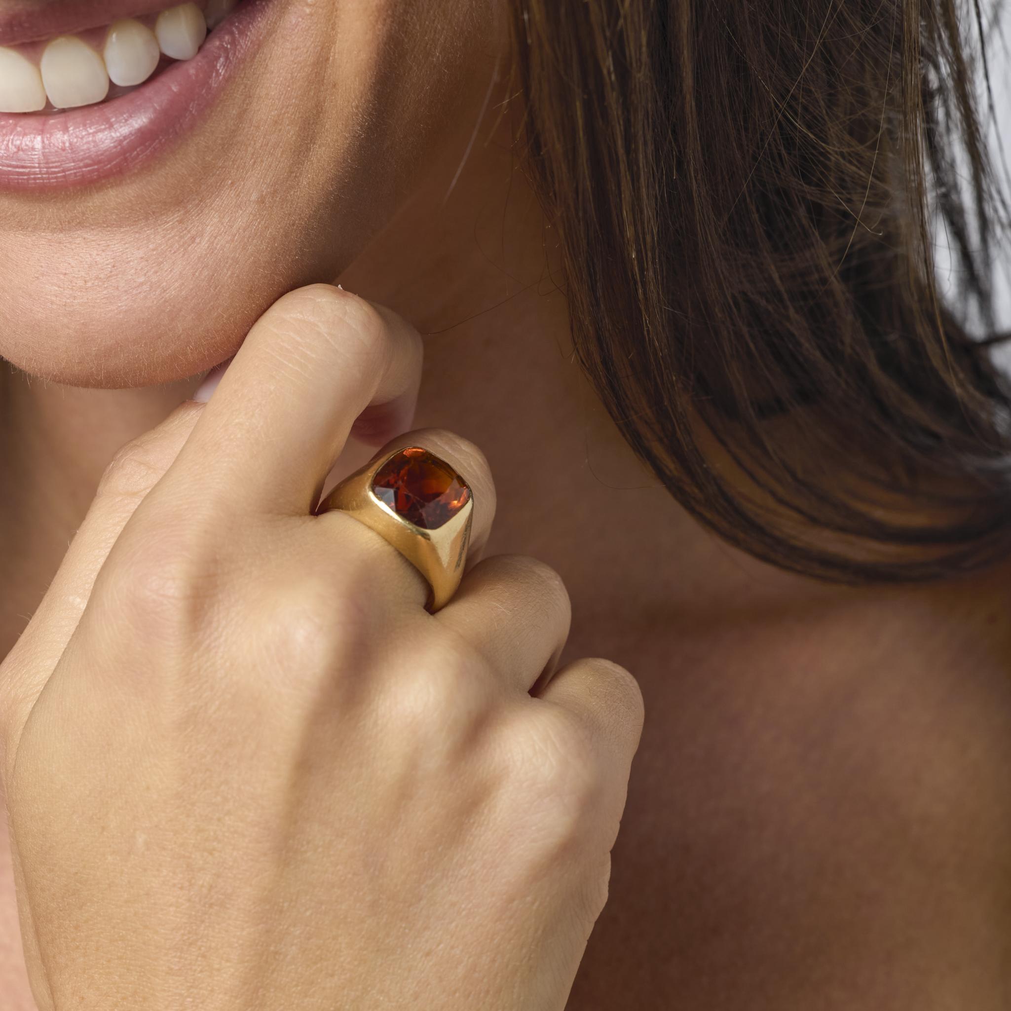 Tiffany & Co Vintage Citrin 14k Gelbgold Lünettenring (Kissenschliff) im Angebot