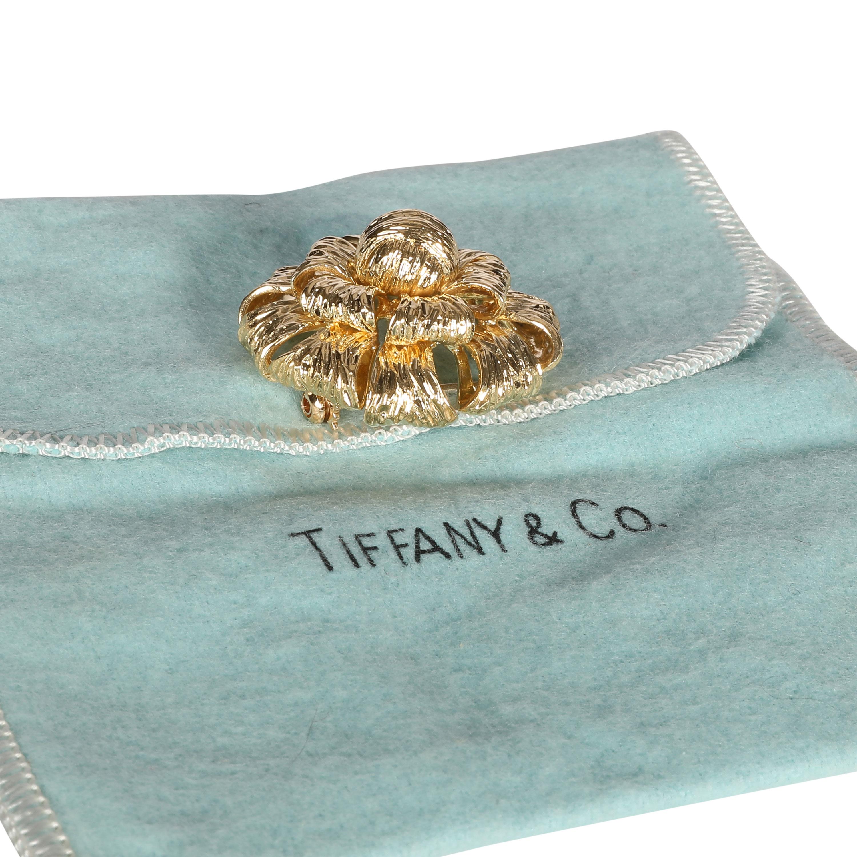 Tiffany & Co. Vintage Dahlia Brooch in 18 Karat Yellow Gold In Excellent Condition In New York, NY