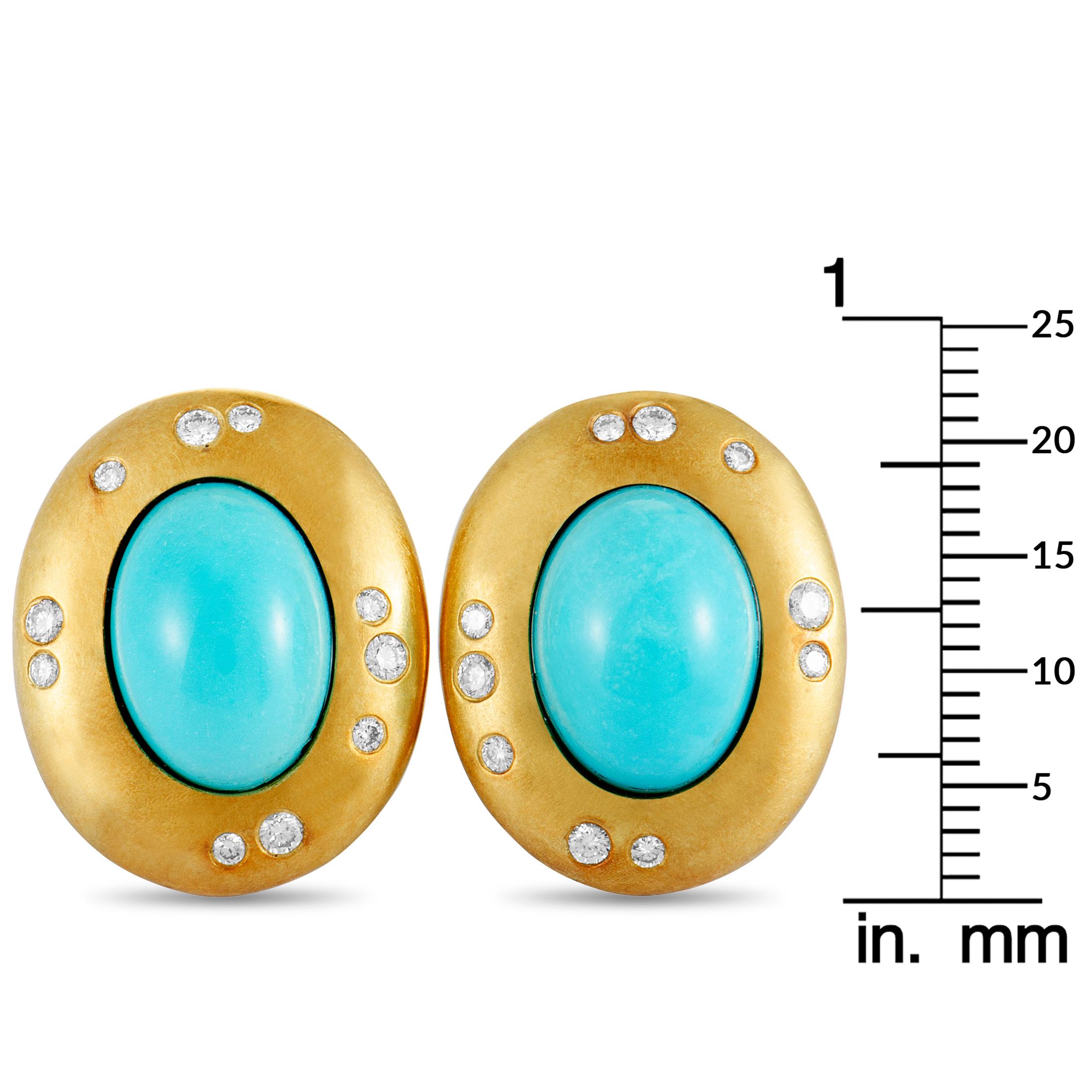 This elegant pair of vintage earrings by Tiffany & Co. catch your attention with their uniquely gorgeous design! Beautifully crafted from prestigious 18K yellow gold, the sensational pair is embellished with 0.40ct of glamorous diamonds and